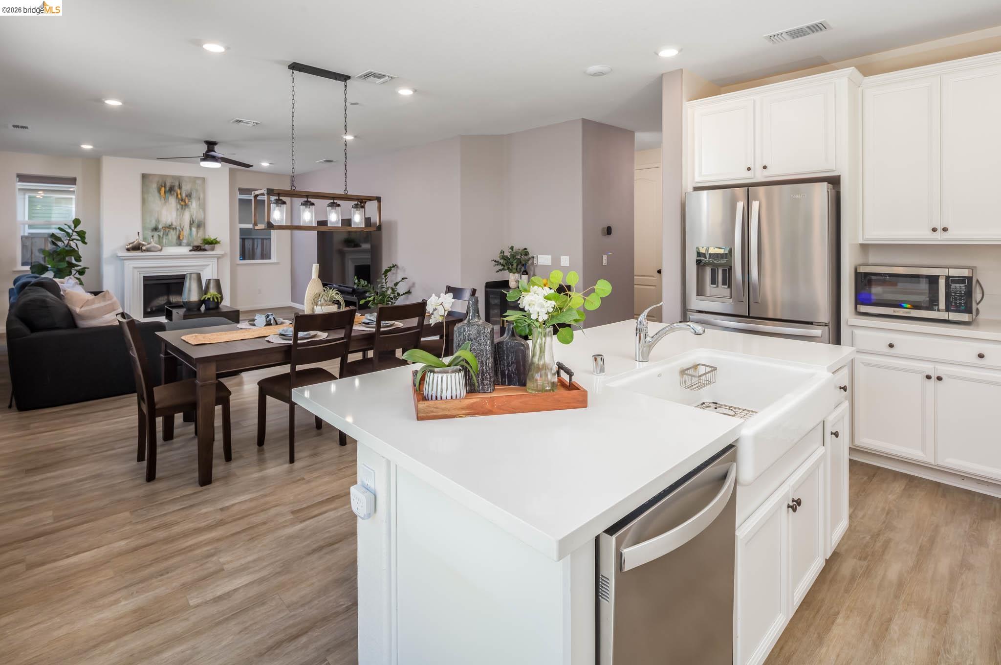 Detail Gallery Image 13 of 43 For 661 Longmont Dr, Oakley,  CA 94561 - 3 Beds | 2/1 Baths