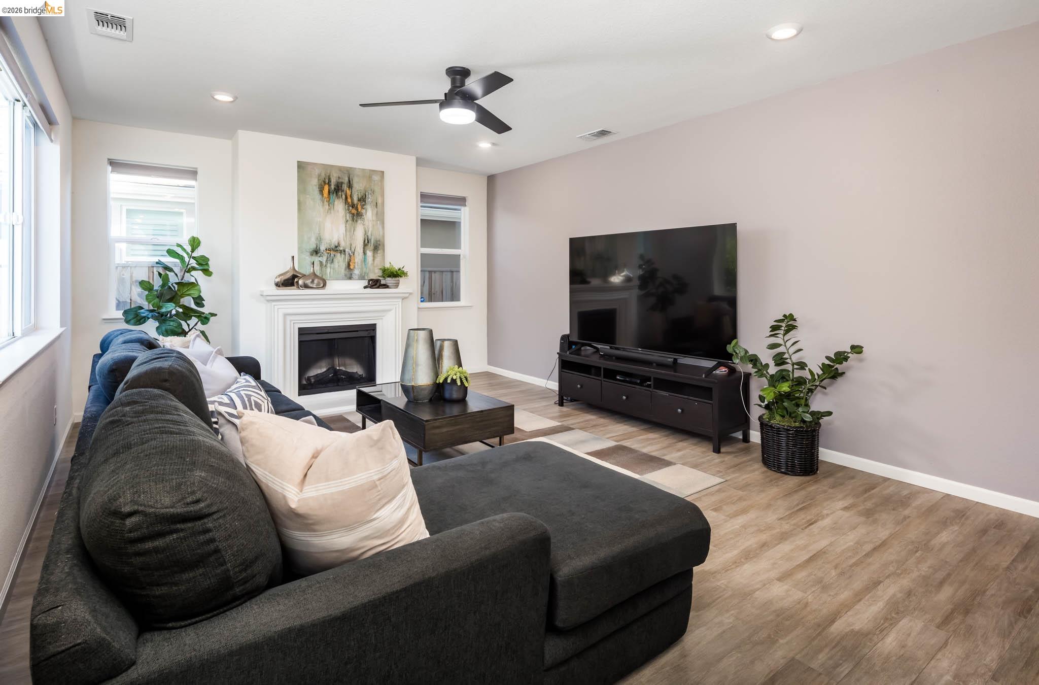 Detail Gallery Image 16 of 43 For 661 Longmont Dr, Oakley,  CA 94561 - 3 Beds | 2/1 Baths