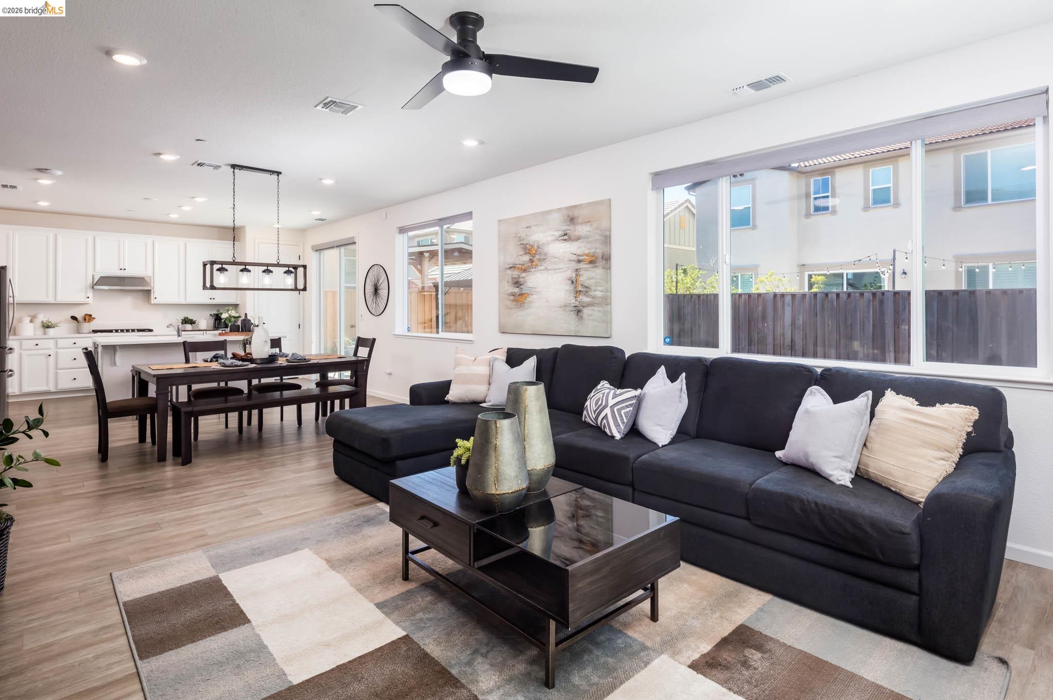 Detail Gallery Image 17 of 43 For 661 Longmont Dr, Oakley,  CA 94561 - 3 Beds | 2/1 Baths