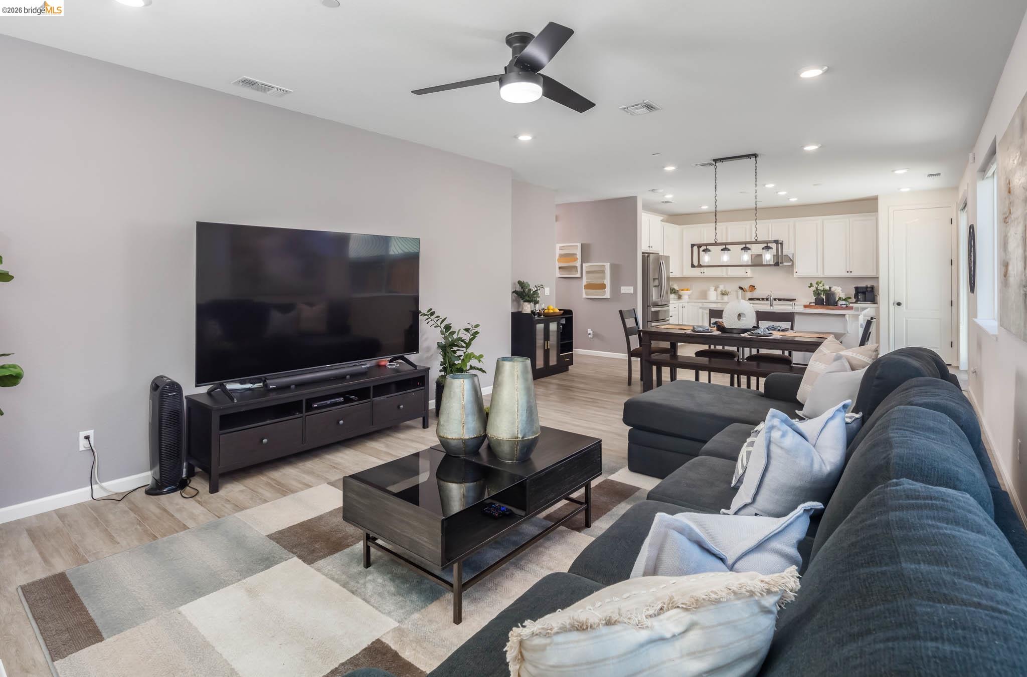 Detail Gallery Image 18 of 43 For 661 Longmont Dr, Oakley,  CA 94561 - 3 Beds | 2/1 Baths