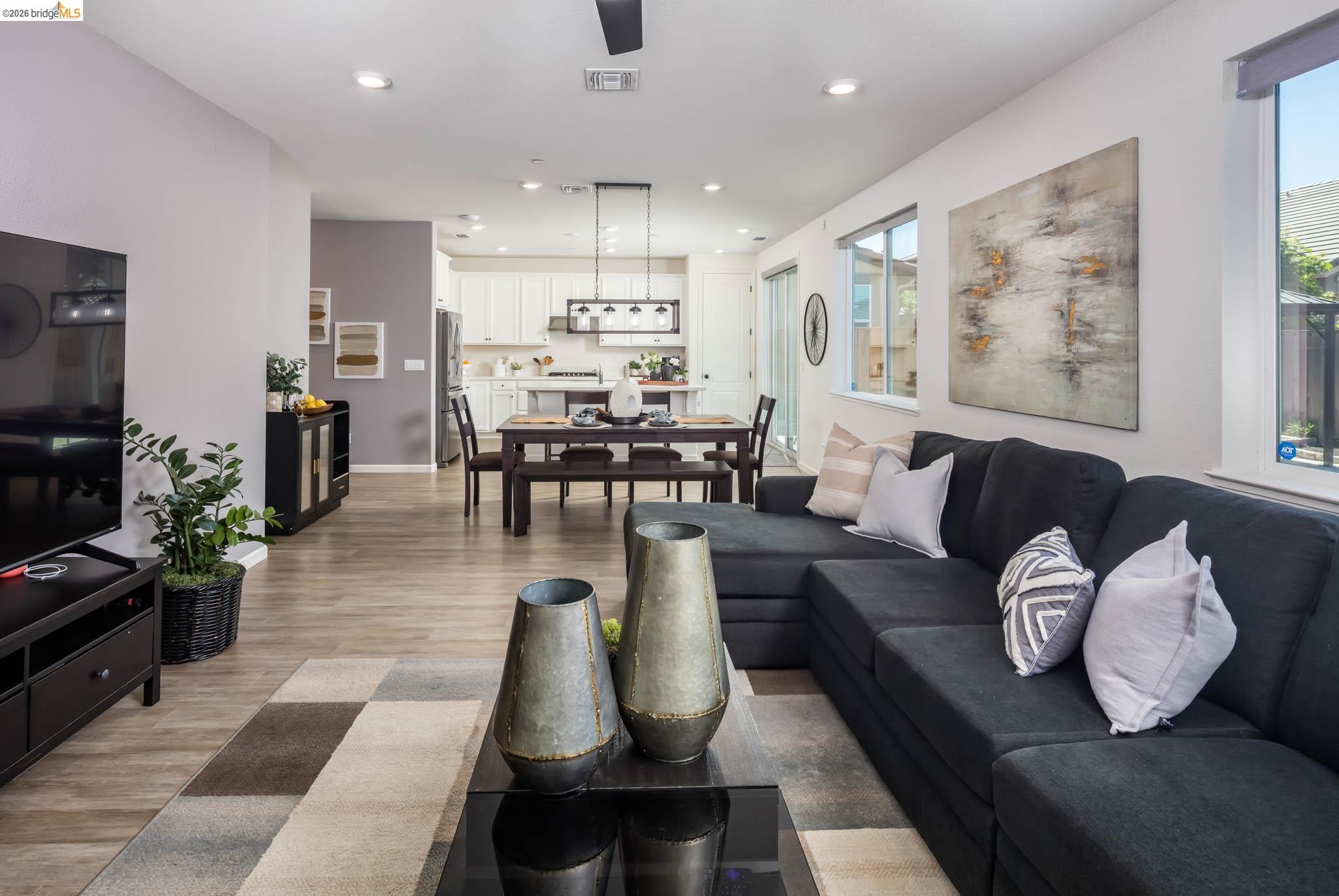 Detail Gallery Image 19 of 43 For 661 Longmont Dr, Oakley,  CA 94561 - 3 Beds | 2/1 Baths