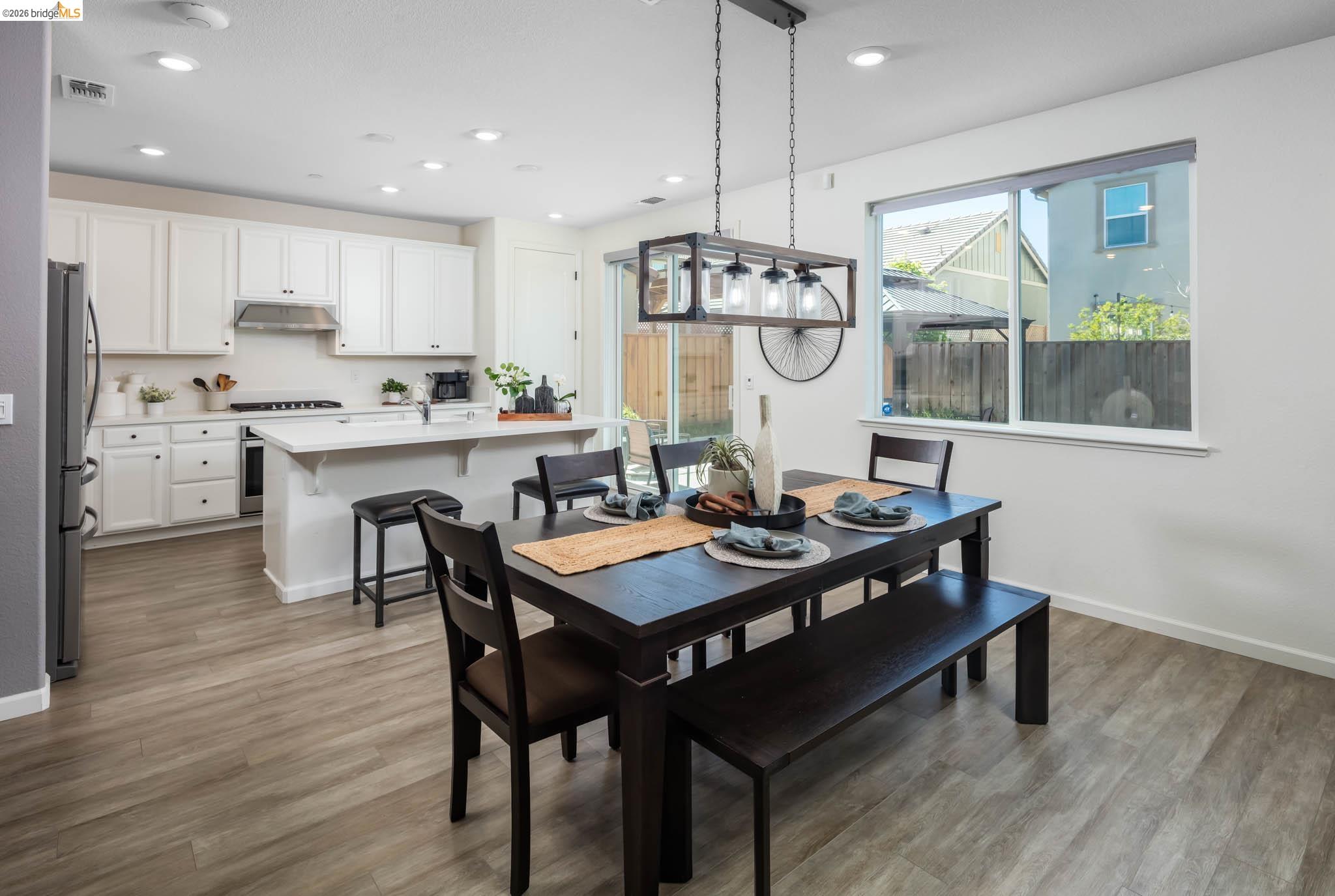 Detail Gallery Image 8 of 43 For 661 Longmont Dr, Oakley,  CA 94561 - 3 Beds | 2/1 Baths