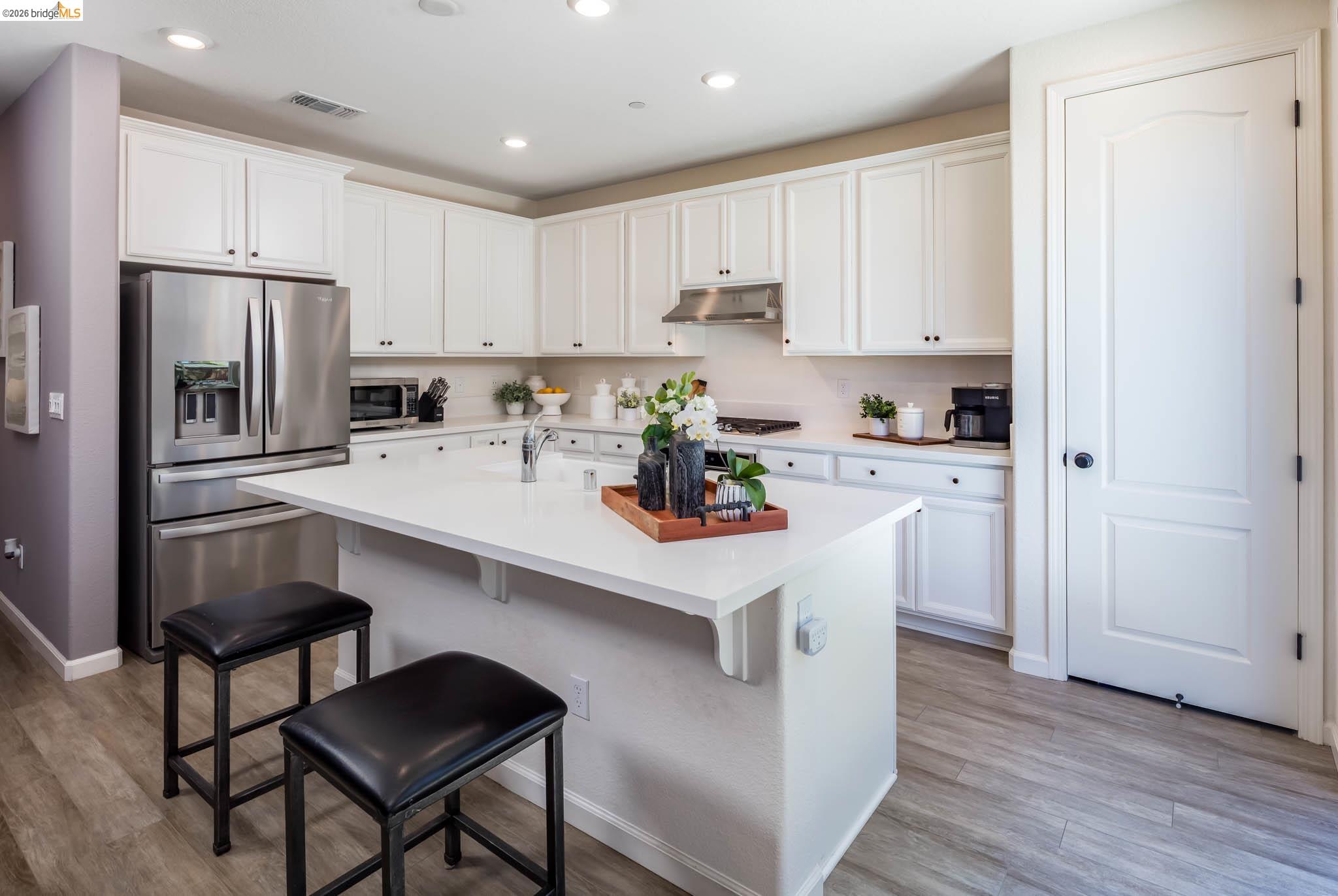 Detail Gallery Image 10 of 43 For 661 Longmont Dr, Oakley,  CA 94561 - 3 Beds | 2/1 Baths