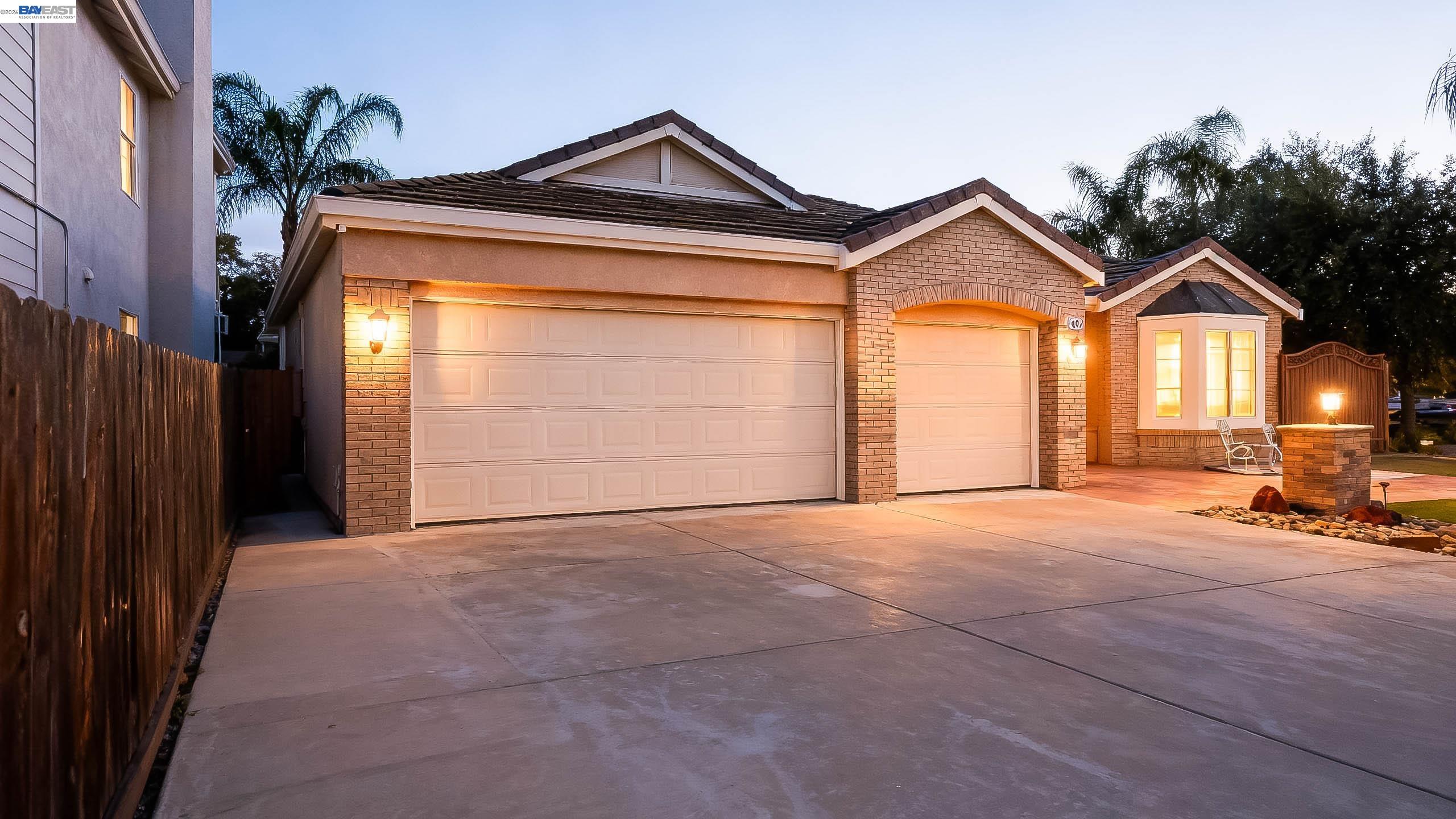 Detail Gallery Image 2 of 47 For 432 Payton Ct, Tracy,  CA 95377 - 4 Beds | 2 Baths