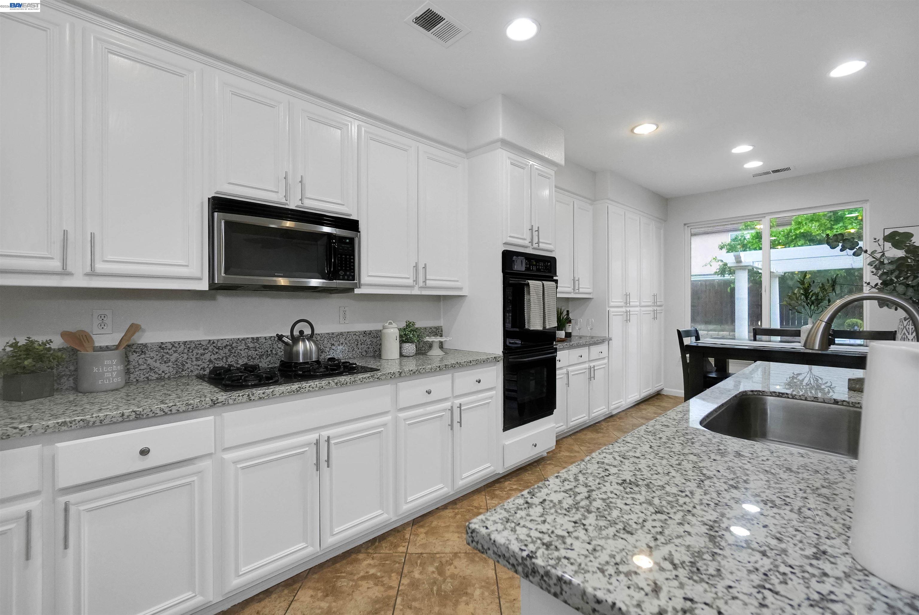 Detail Gallery Image 18 of 47 For 432 Payton Ct, Tracy,  CA 95377 - 4 Beds | 2 Baths