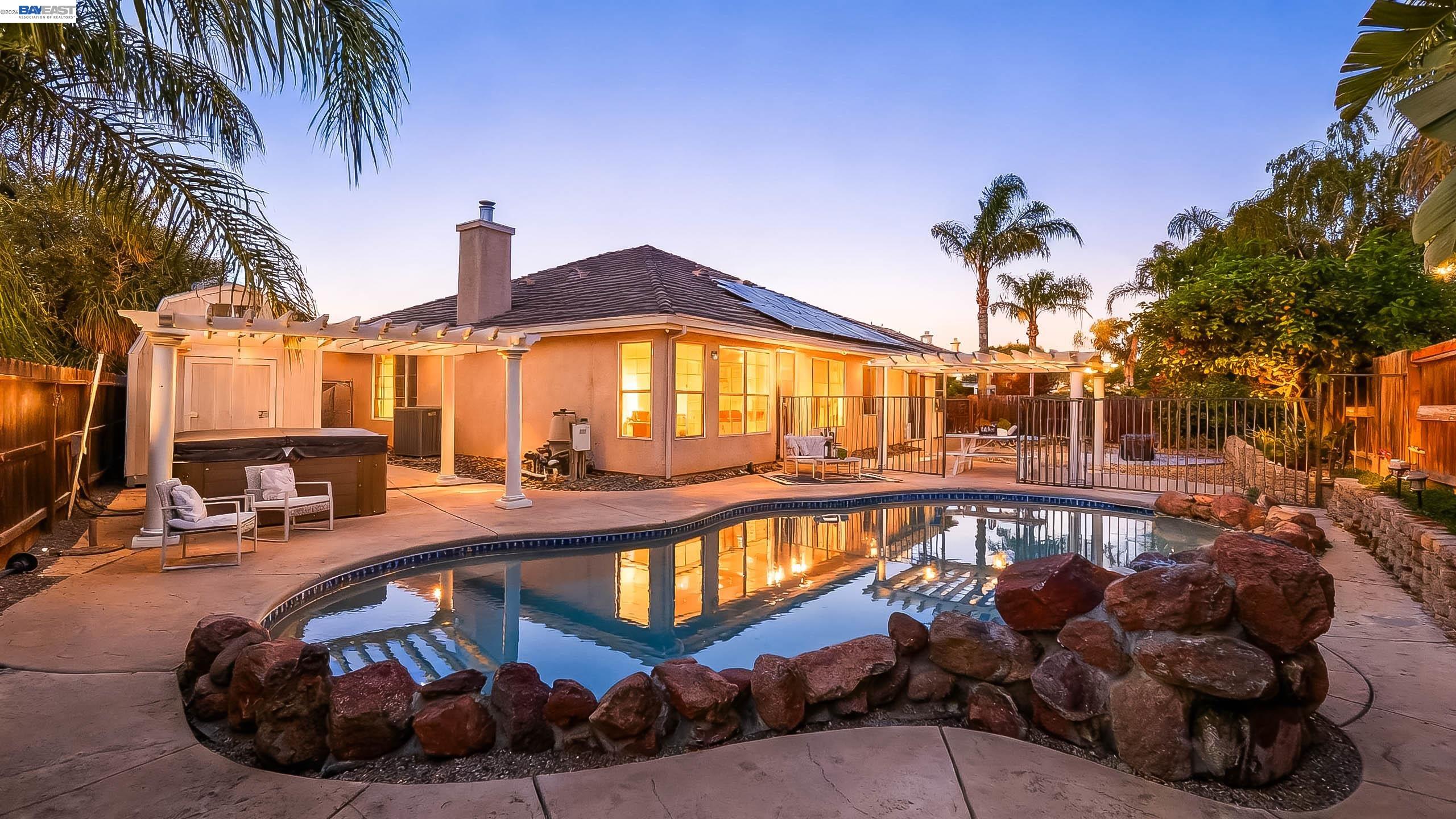 Detail Gallery Image 3 of 47 For 432 Payton Ct, Tracy,  CA 95377 - 4 Beds | 2 Baths