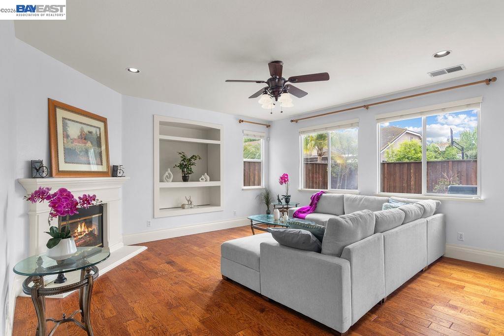 Detail Gallery Image 6 of 59 For 3400 Fallen Oak Dr, Modesto,  CA 95355 - 4 Beds | 3 Baths