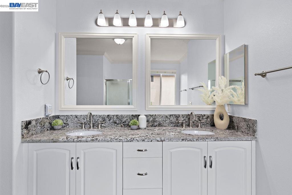 Detail Gallery Image 8 of 59 For 3400 Fallen Oak Dr, Modesto,  CA 95355 - 4 Beds | 3 Baths