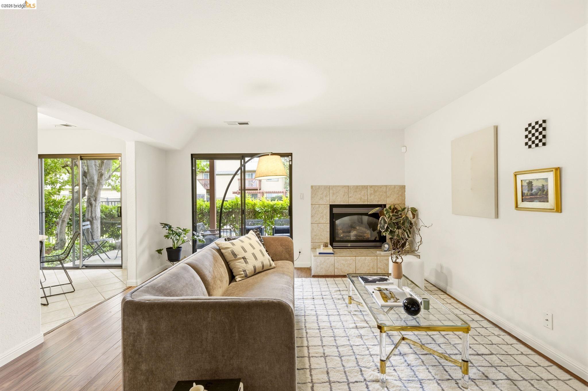 Photo #2: 41129466 Listing: Photo #2