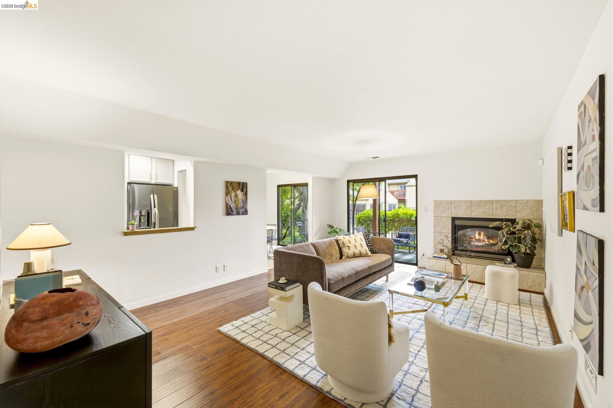 Photo #3: 41129466 Listing: Photo #3