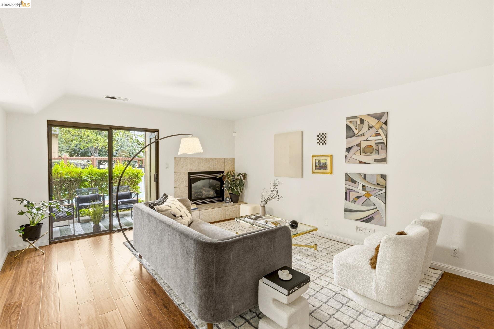 Photo #4: 41129466 Listing: Photo #4