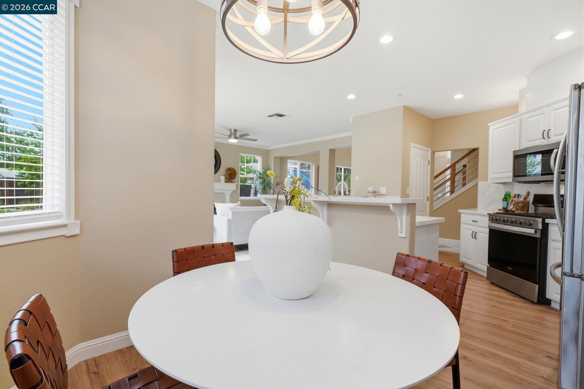 Detail Gallery Image 13 of 36 For 1807 Altamont Cir, Livermore,  CA 94551 - 4 Beds | 2/1 Baths
