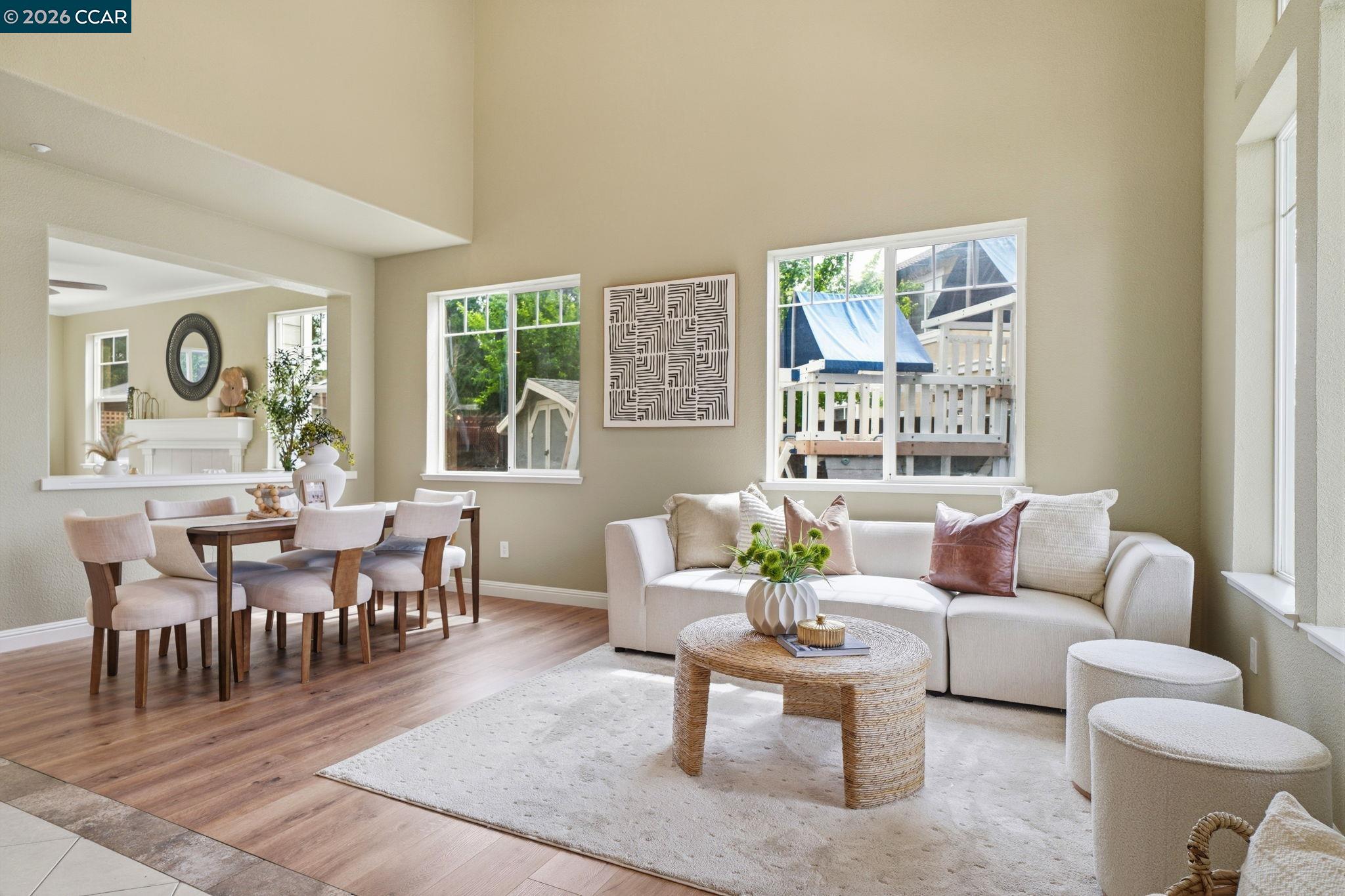 Detail Gallery Image 5 of 36 For 1807 Altamont Cir, Livermore,  CA 94551 - 4 Beds | 2/1 Baths