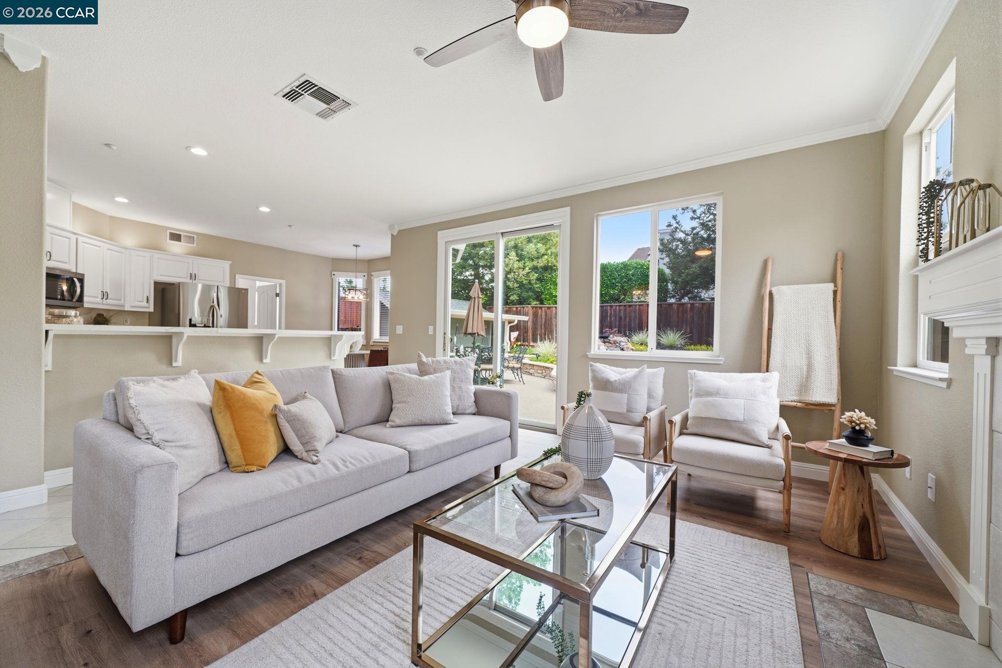 Detail Gallery Image 9 of 36 For 1807 Altamont Cir, Livermore,  CA 94551 - 4 Beds | 2/1 Baths