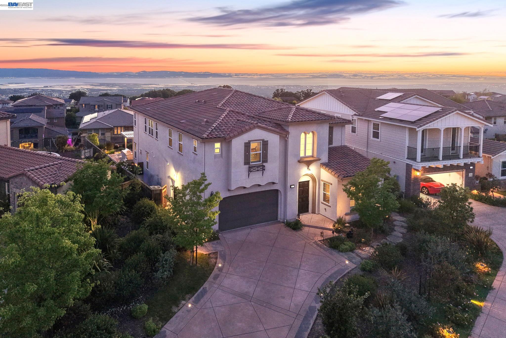 Detail Gallery Image 2 of 60 For 128 Dunfirth Ct, Hayward,  CA 94542 - 5 Beds | 4/1 Baths