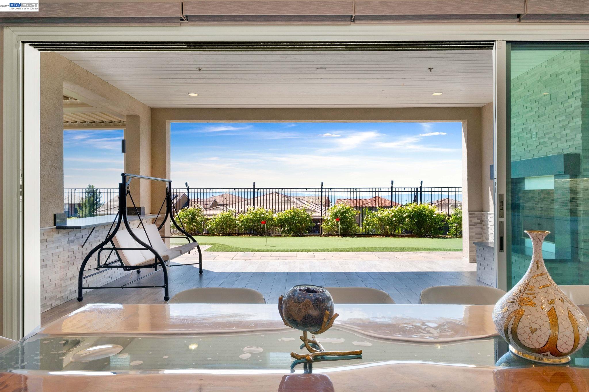 Detail Gallery Image 13 of 60 For 128 Dunfirth Ct, Hayward,  CA 94542 - 5 Beds | 4/1 Baths