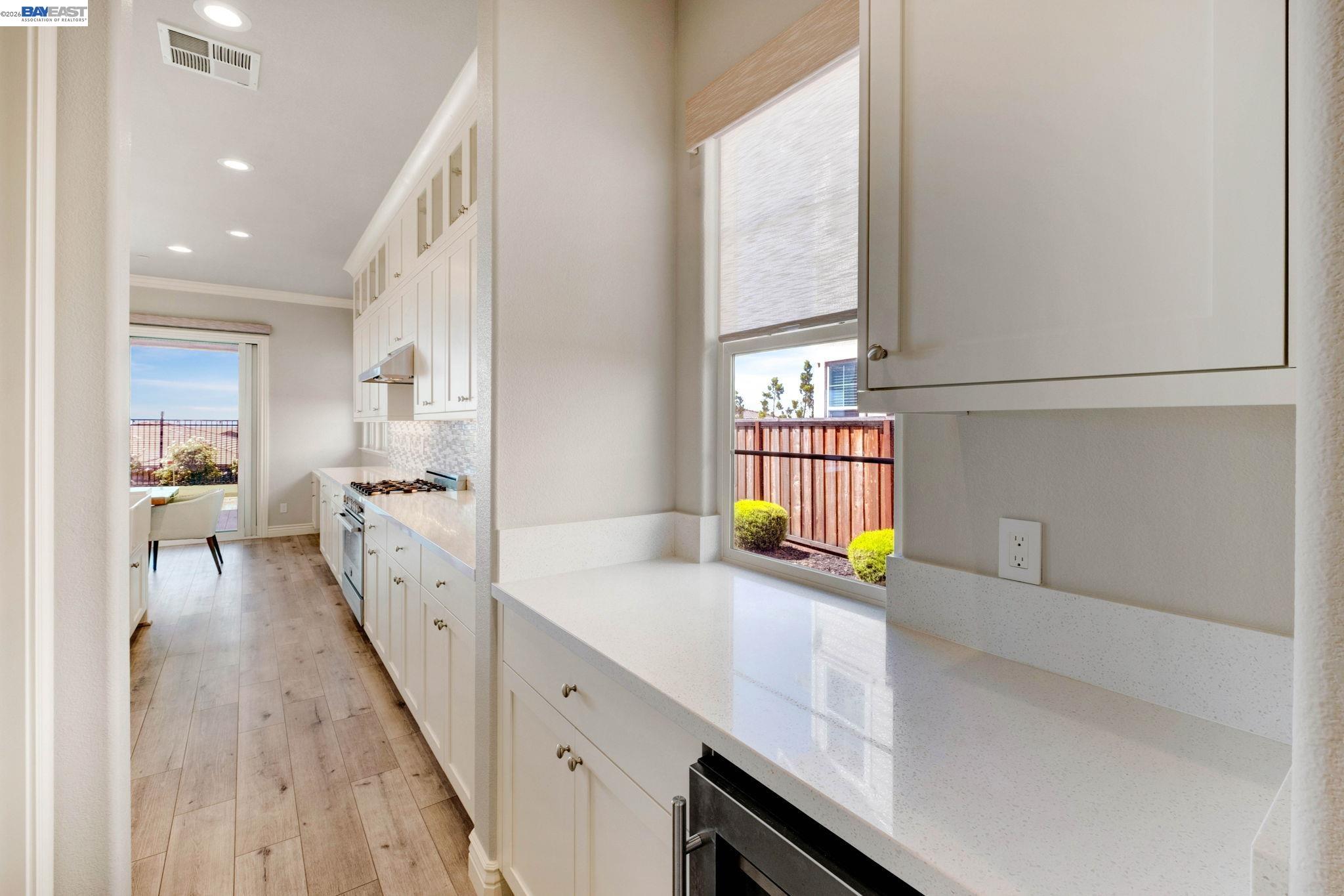 Detail Gallery Image 16 of 60 For 128 Dunfirth Ct, Hayward,  CA 94542 - 5 Beds | 4/1 Baths