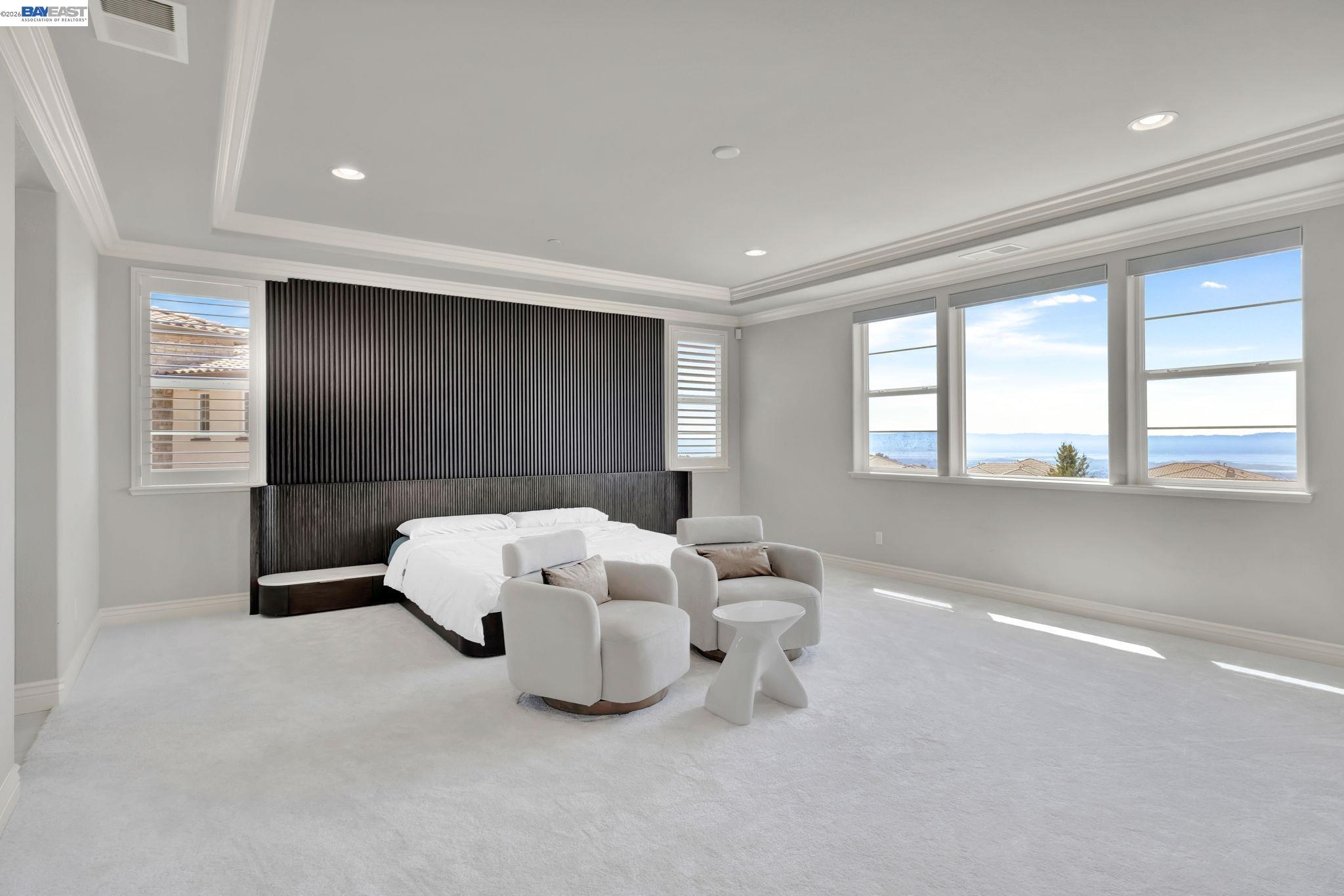 Detail Gallery Image 18 of 60 For 128 Dunfirth Ct, Hayward,  CA 94542 - 5 Beds | 4/1 Baths