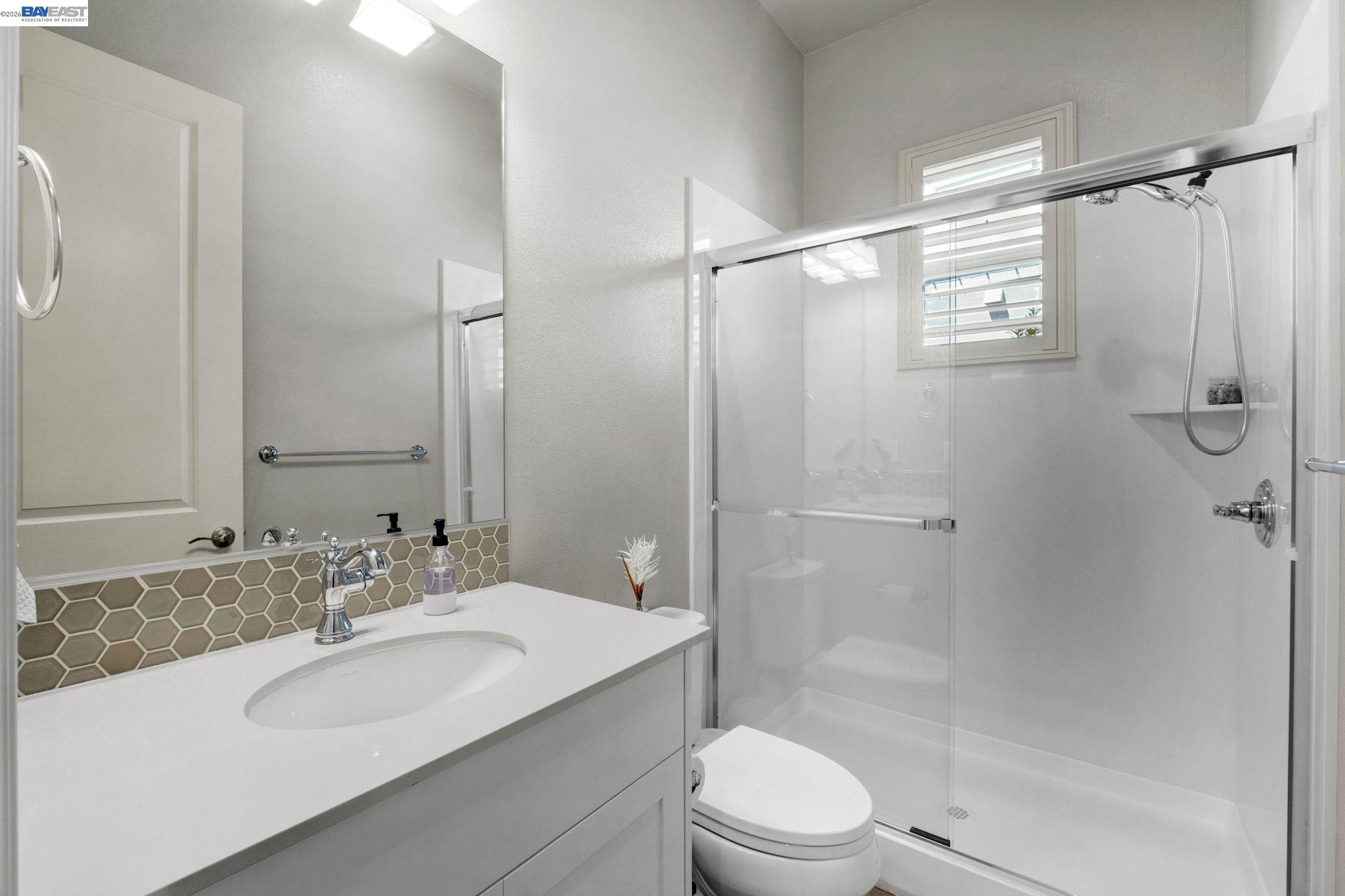 Detail Gallery Image 27 of 60 For 128 Dunfirth Ct, Hayward,  CA 94542 - 5 Beds | 4/1 Baths