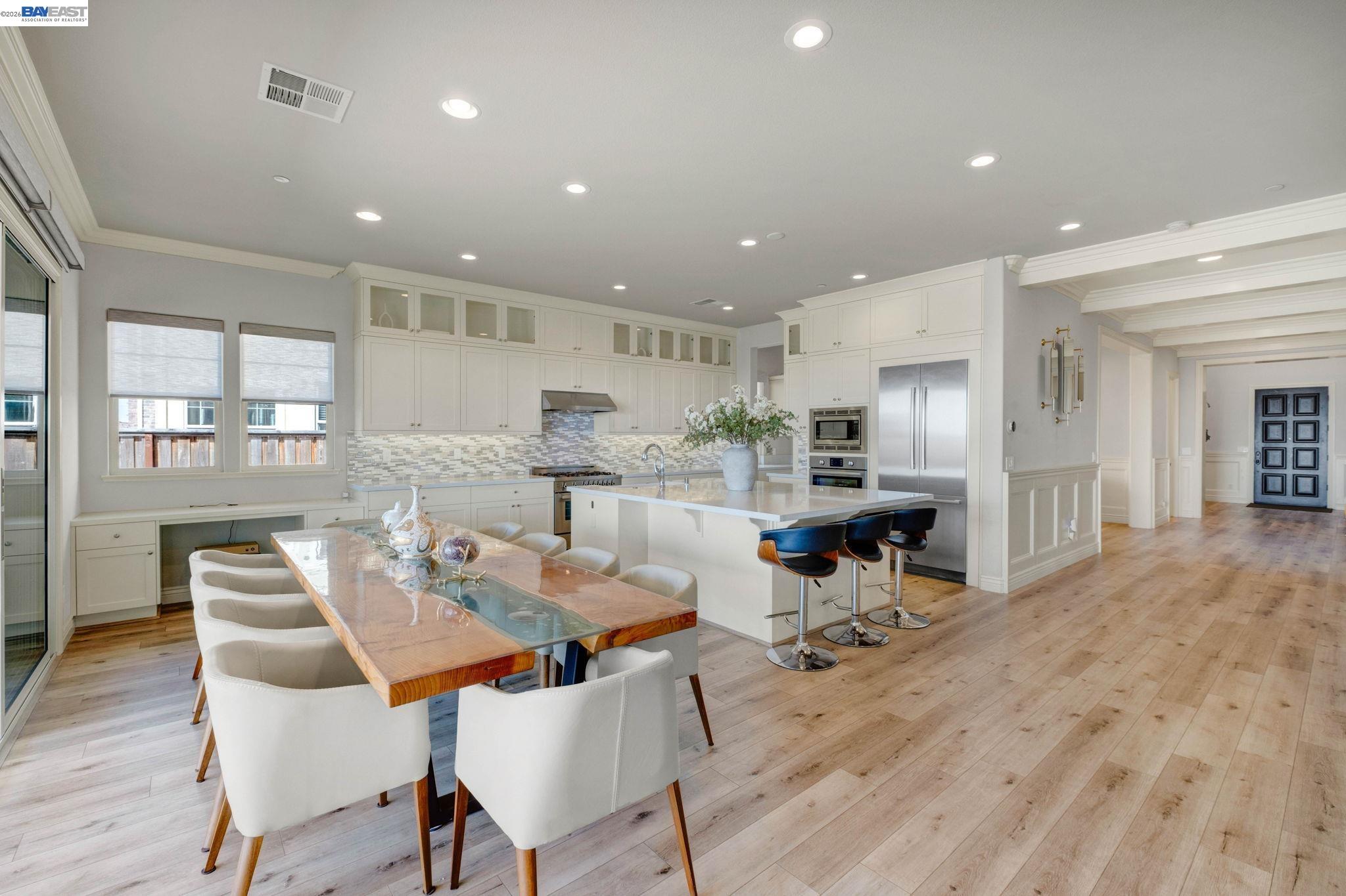 Detail Gallery Image 5 of 60 For 128 Dunfirth Ct, Hayward,  CA 94542 - 5 Beds | 4/1 Baths