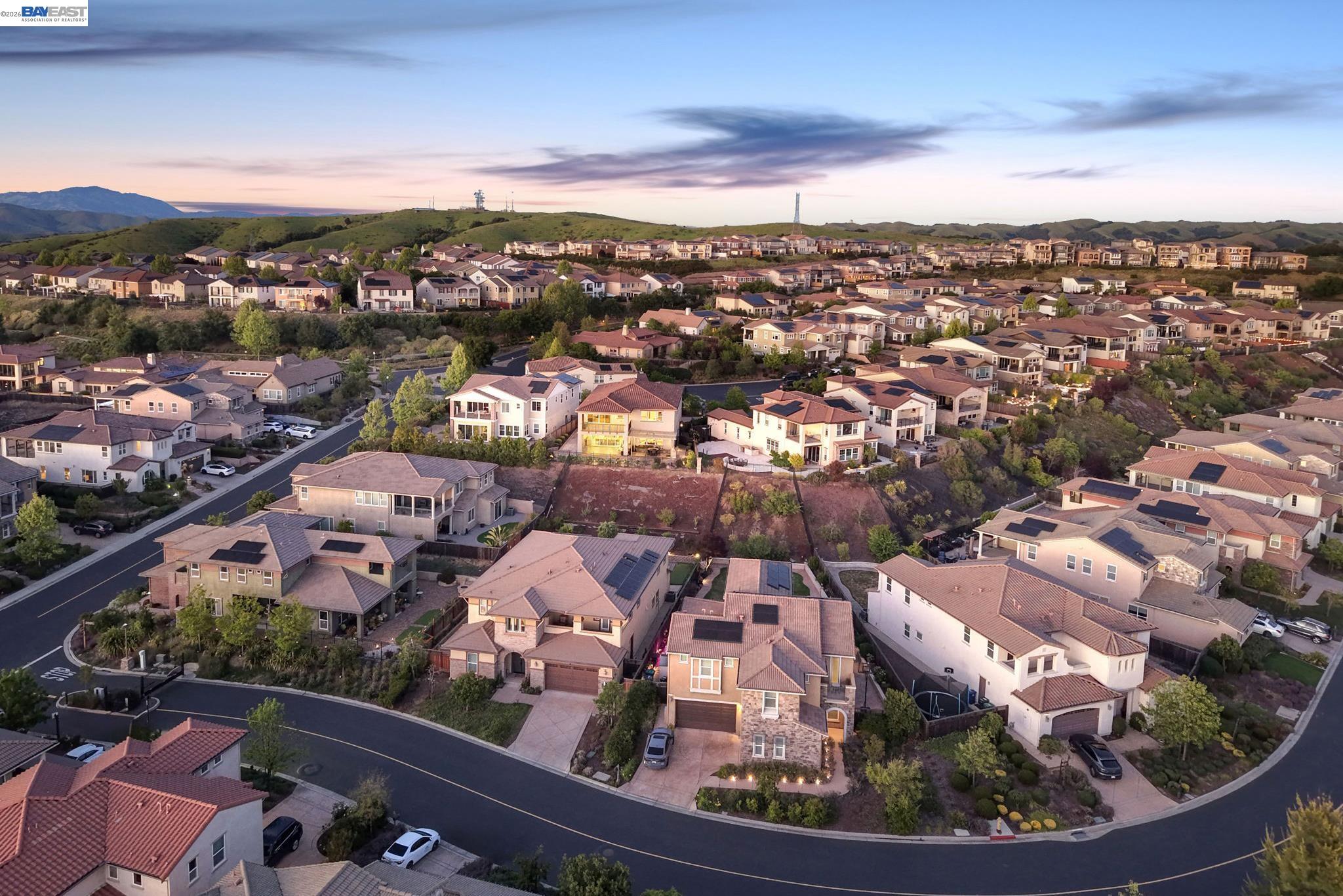 Detail Gallery Image 45 of 60 For 128 Dunfirth Ct, Hayward,  CA 94542 - 5 Beds | 4/1 Baths