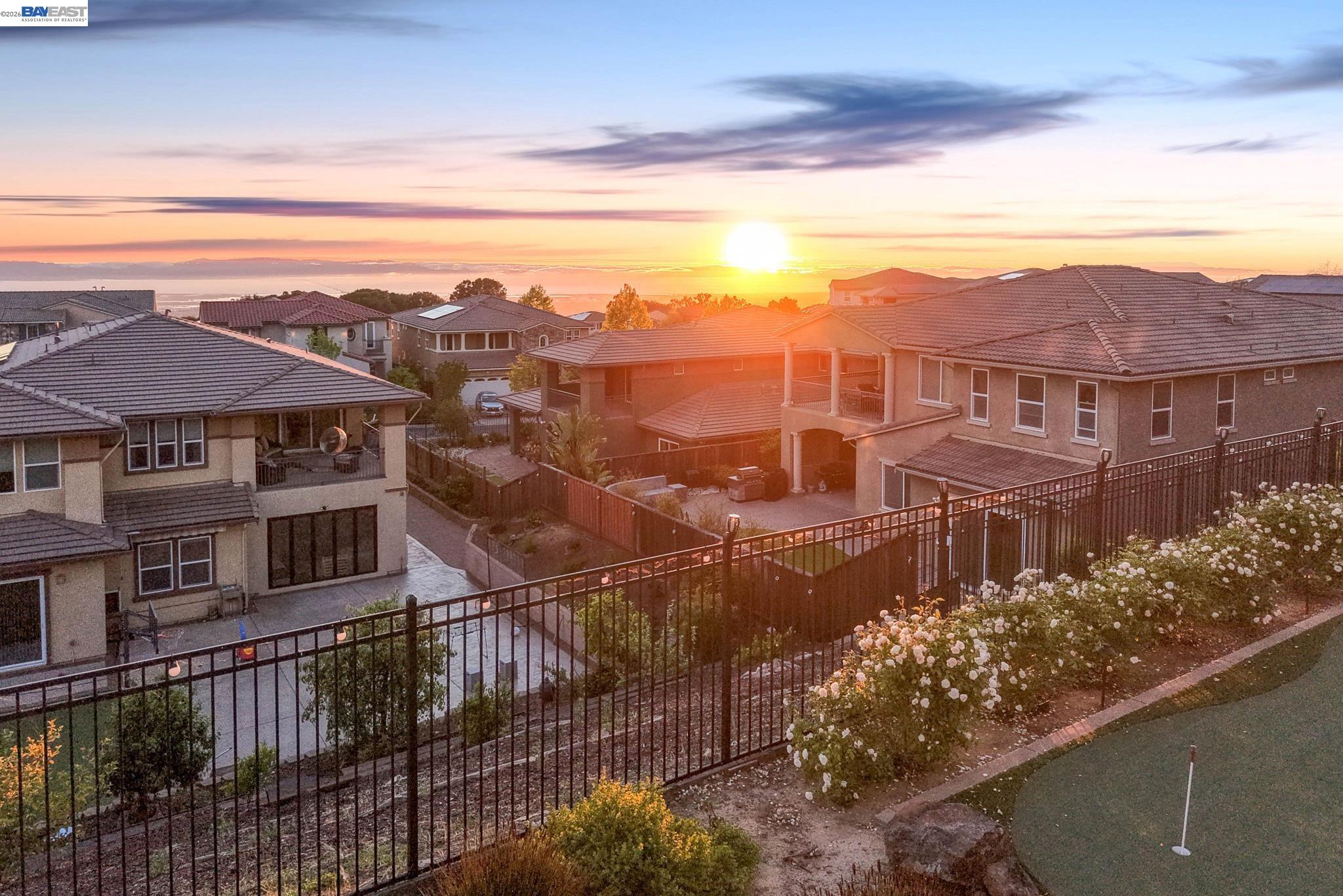 Detail Gallery Image 49 of 60 For 128 Dunfirth Ct, Hayward,  CA 94542 - 5 Beds | 4/1 Baths