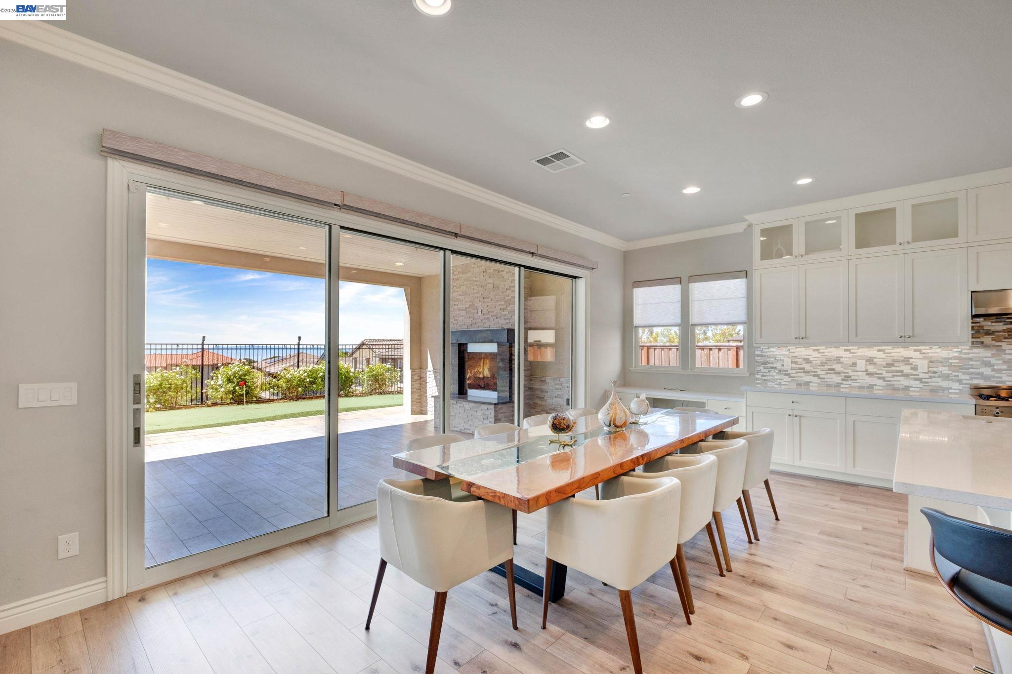 Detail Gallery Image 7 of 60 For 128 Dunfirth Ct, Hayward,  CA 94542 - 5 Beds | 4/1 Baths