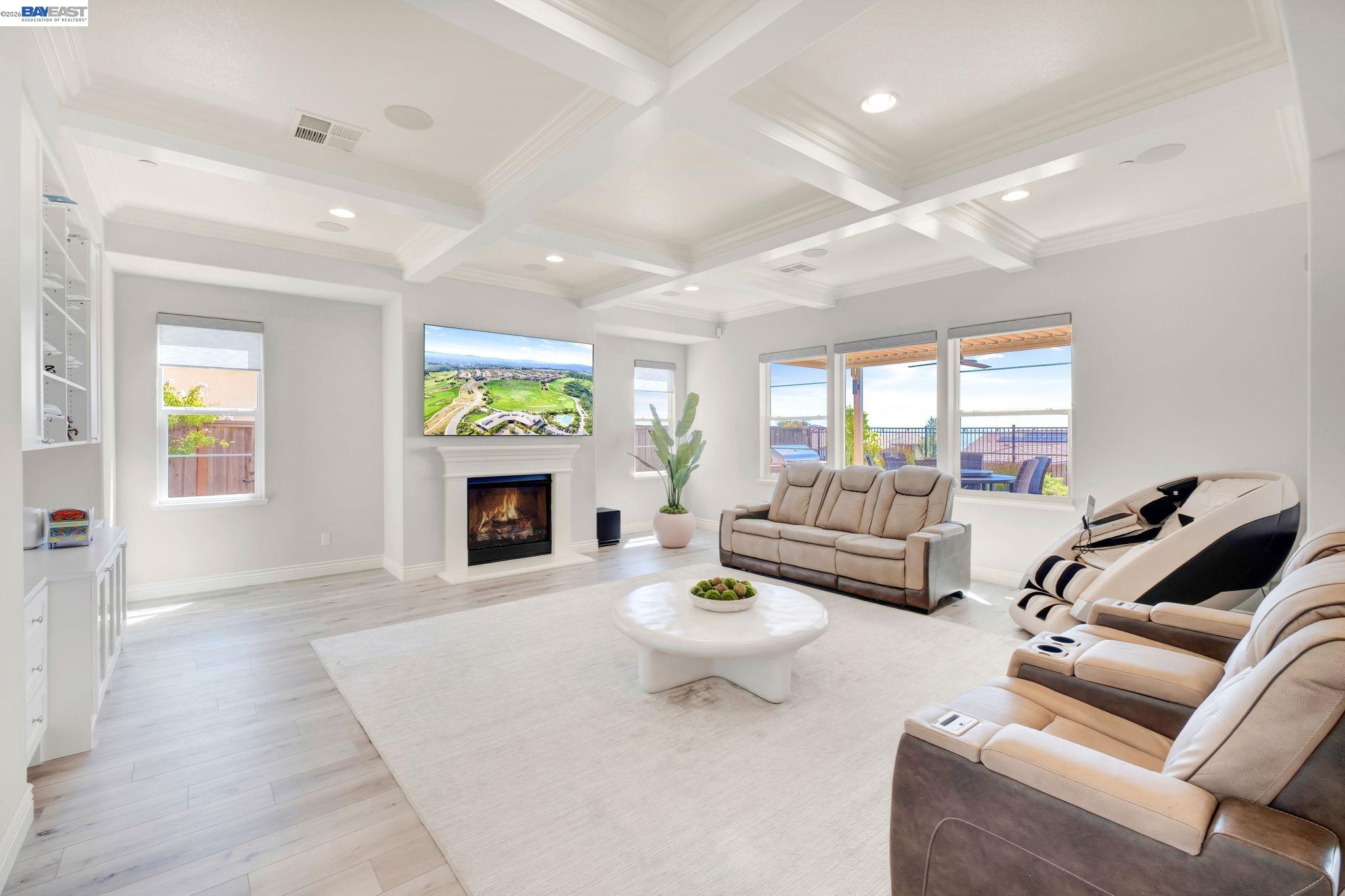 Detail Gallery Image 10 of 60 For 128 Dunfirth Ct, Hayward,  CA 94542 - 5 Beds | 4/1 Baths