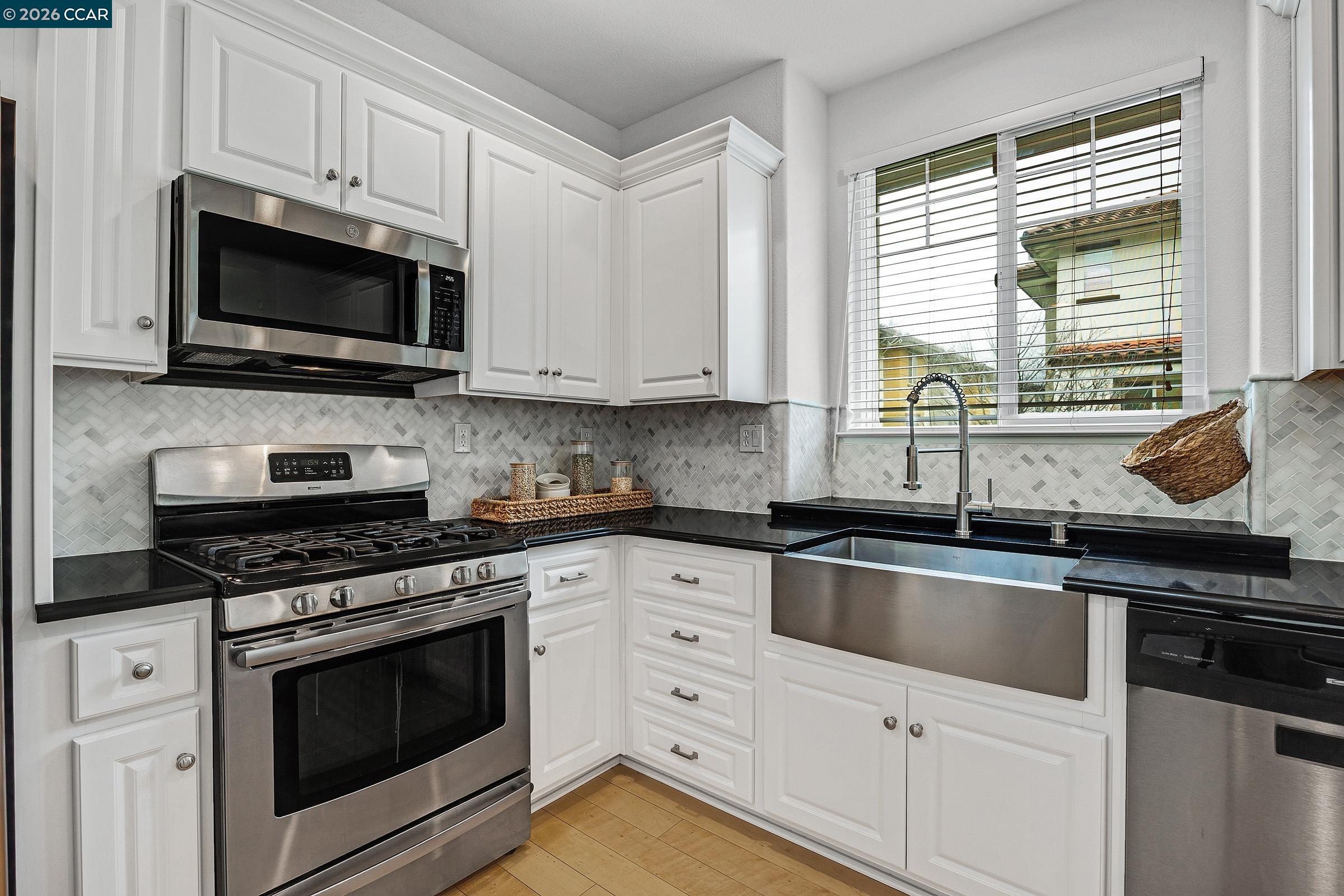 Photo #11: 41129477 Listing: Photo #11