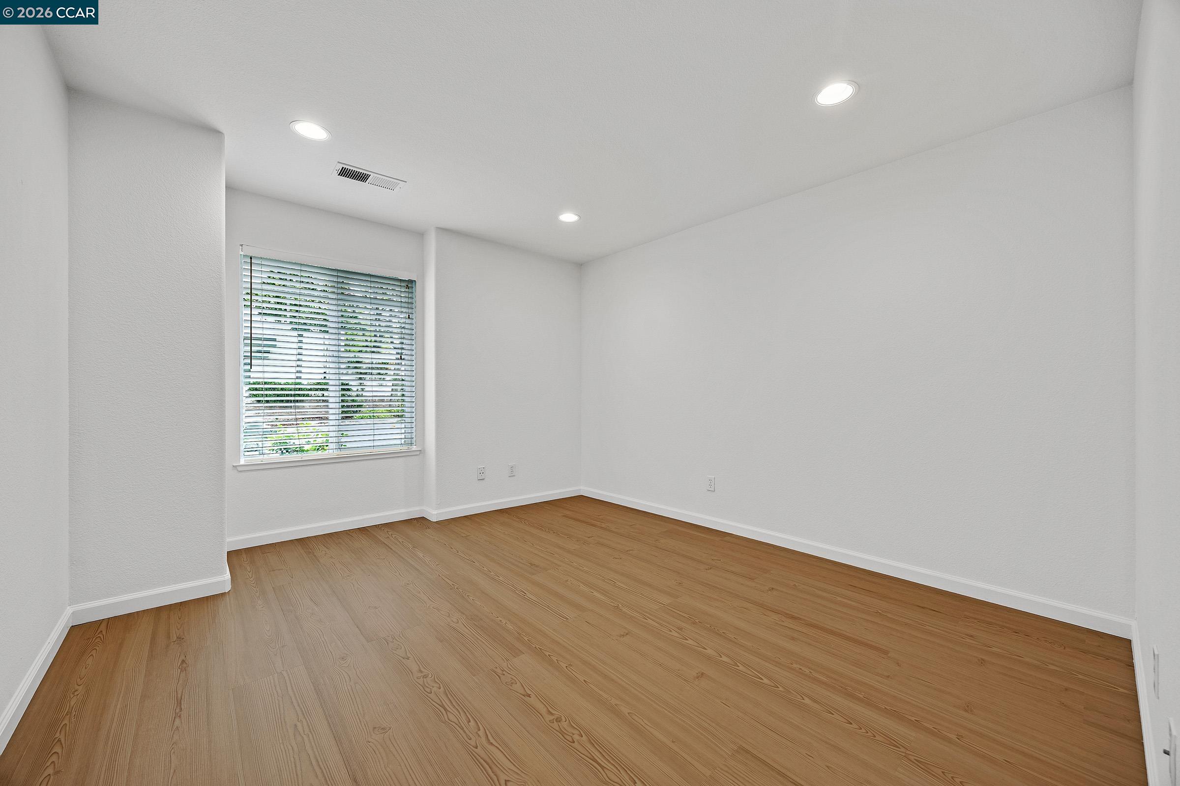 Photo #32: 41129477 Listing: Photo #32