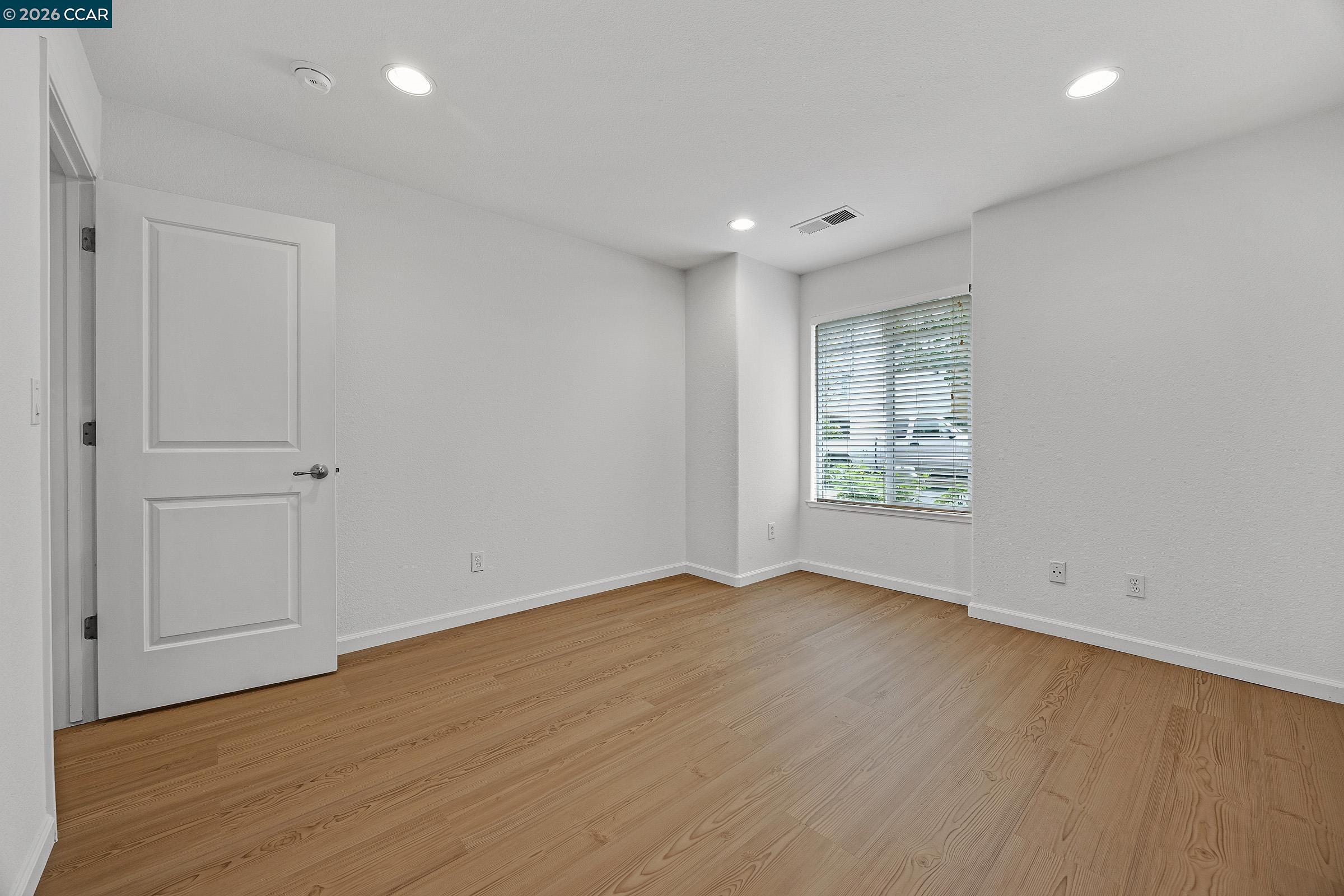 Photo #33: 41129477 Listing: Photo #33