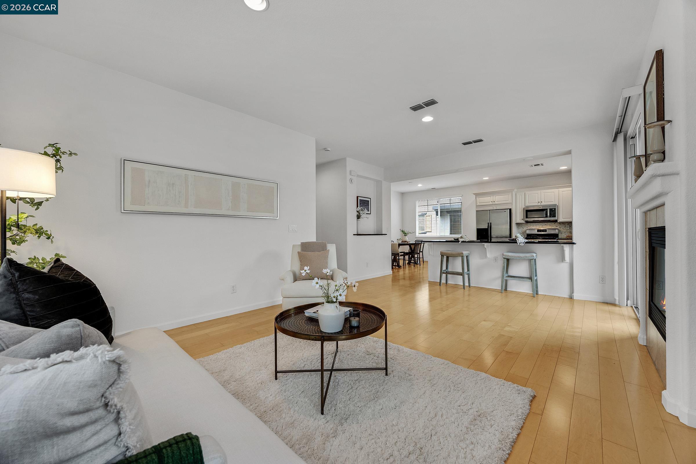 Photo #6: 41129477 Listing: Photo #6