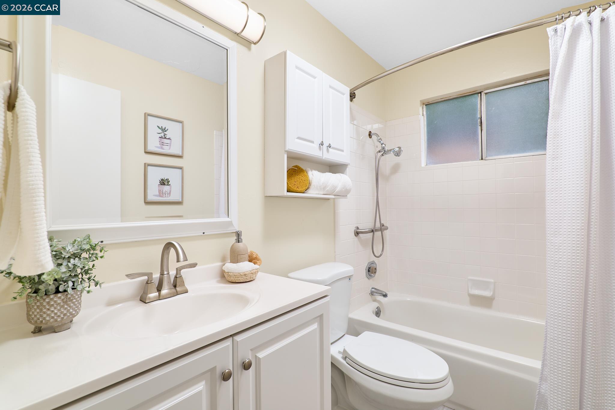 Detail Gallery Image 14 of 21 For 884 Serrana Ct, Pittsburg,  CA 94565 - 3 Beds | 1 Baths