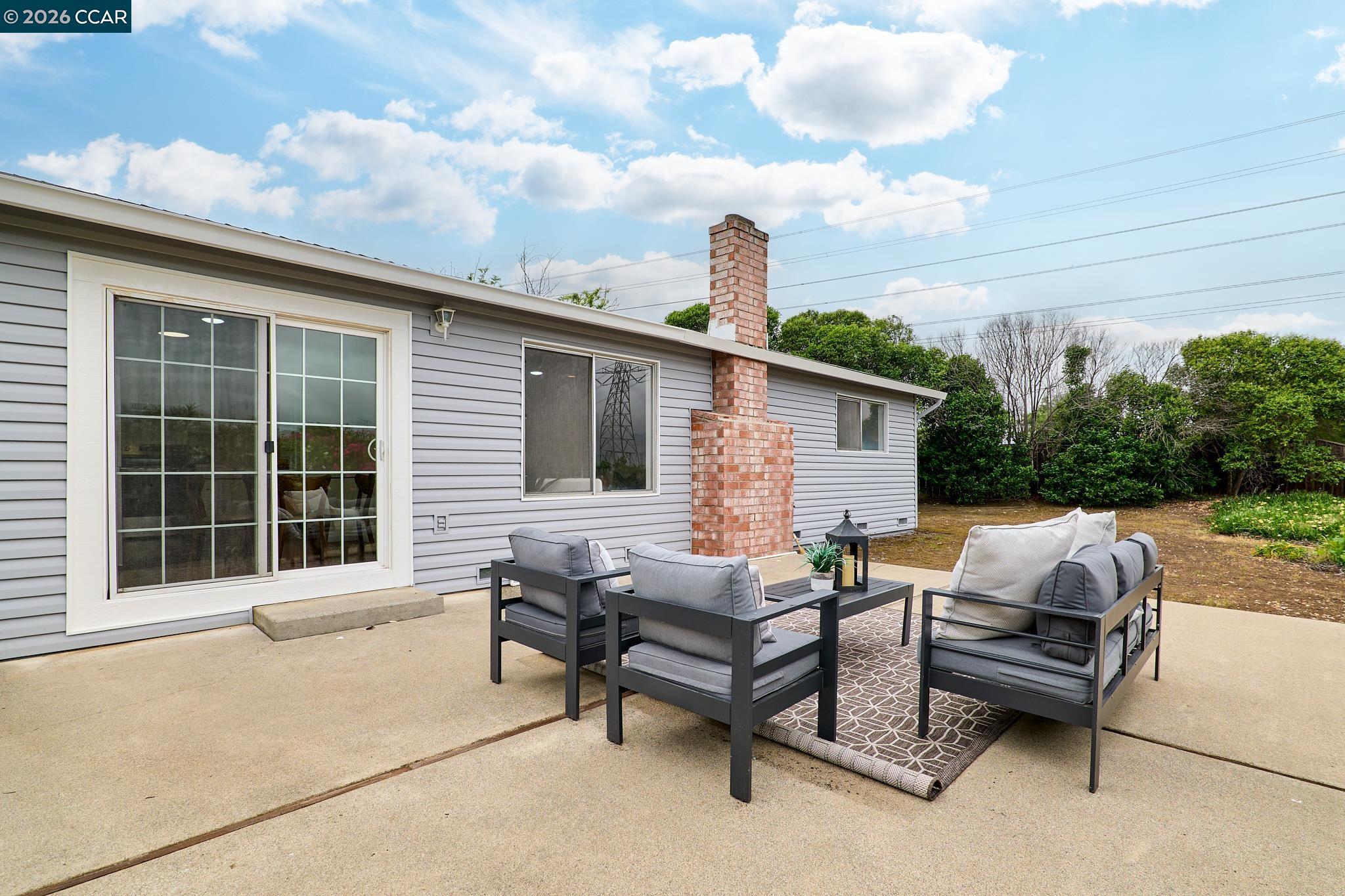 Detail Gallery Image 18 of 21 For 884 Serrana Ct, Pittsburg,  CA 94565 - 3 Beds | 1 Baths