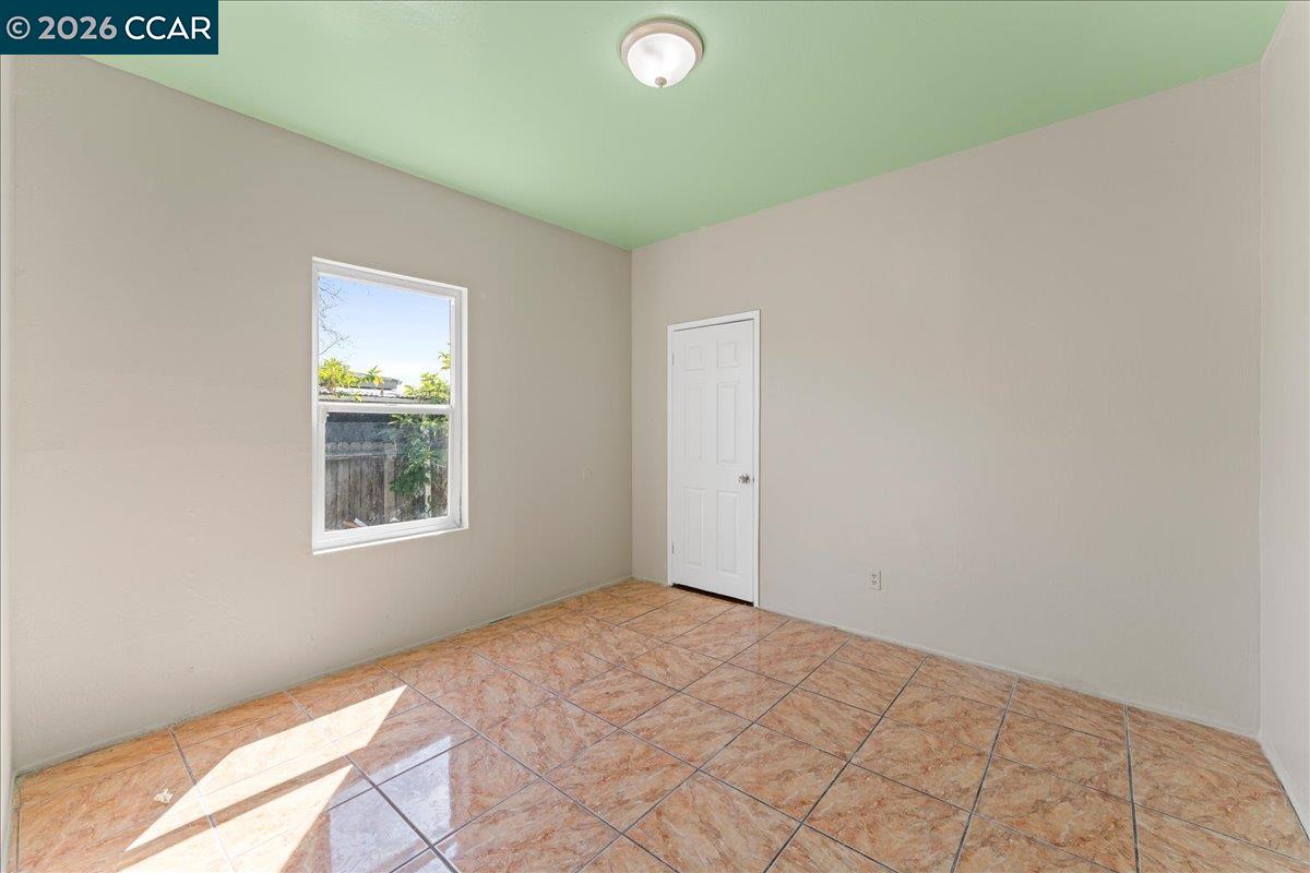 Detail Gallery Image 15 of 32 For 747 9th St, Richmond,  CA 94801 - 3 Beds | 1 Baths