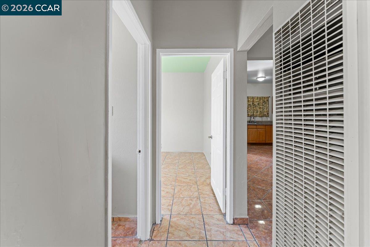 Detail Gallery Image 6 of 32 For 747 9th St, Richmond,  CA 94801 - 3 Beds | 1 Baths