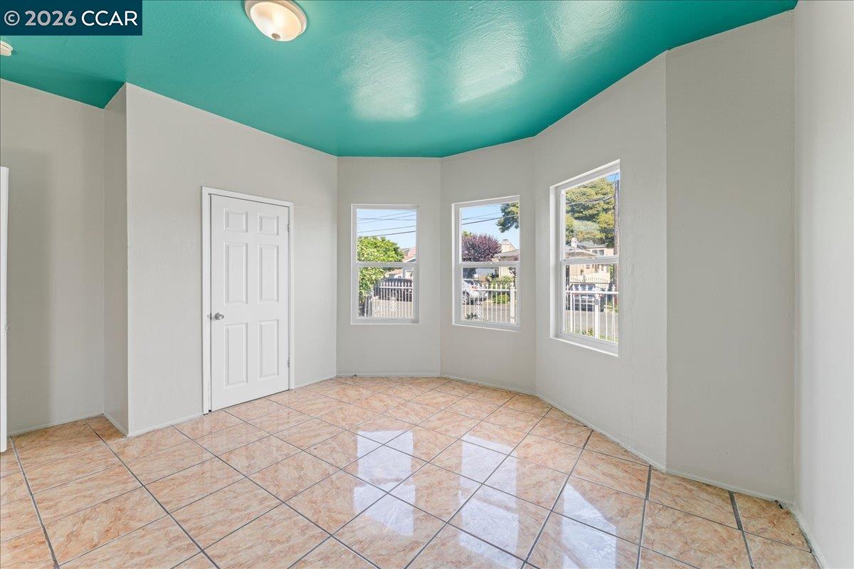 Detail Gallery Image 8 of 32 For 747 9th St, Richmond,  CA 94801 - 3 Beds | 1 Baths