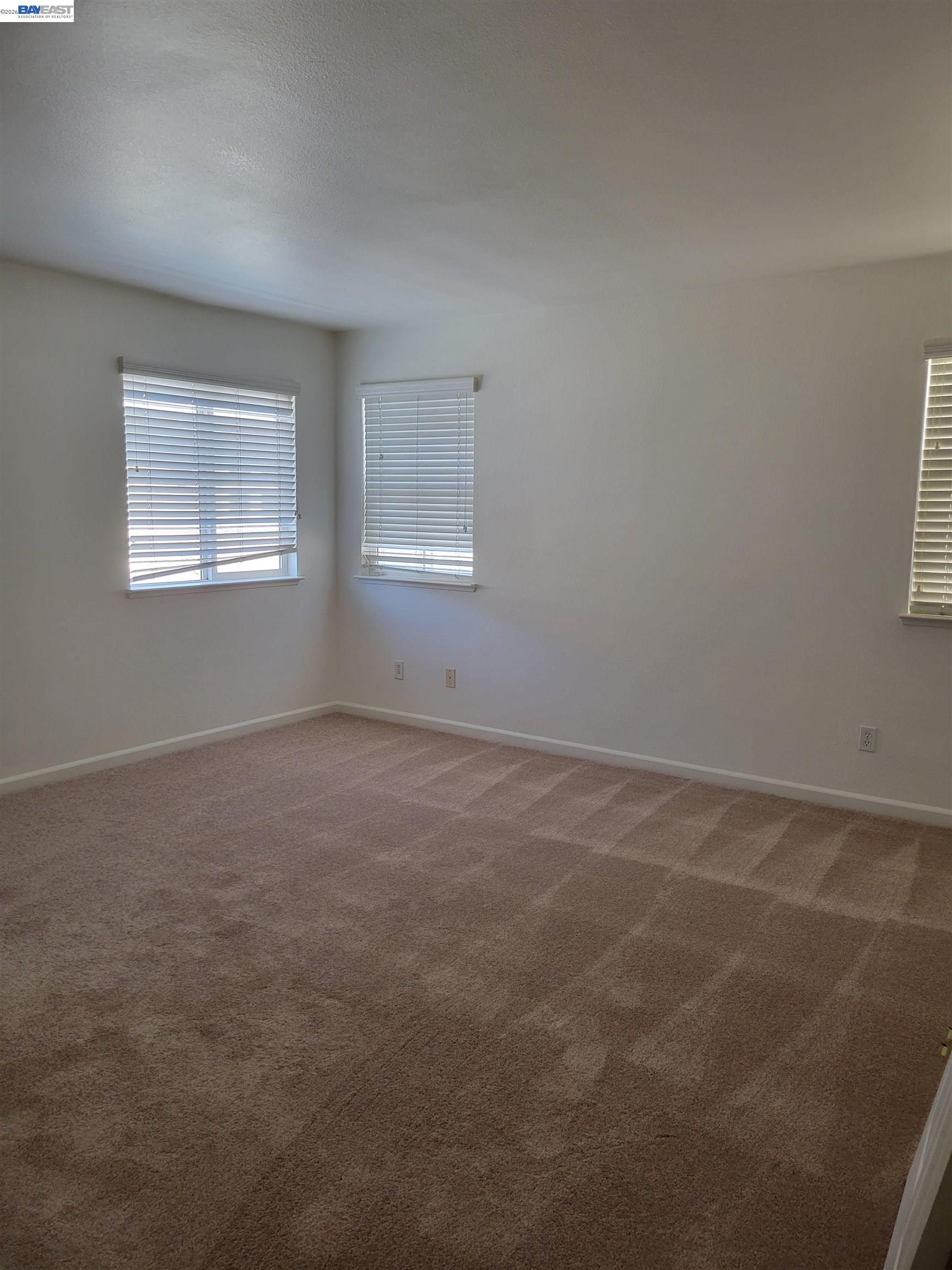 Detail Gallery Image 27 of 49 For 313 Turnstone Cir, Pittsburg,  CA 94565 - 5 Beds | 2/1 Baths