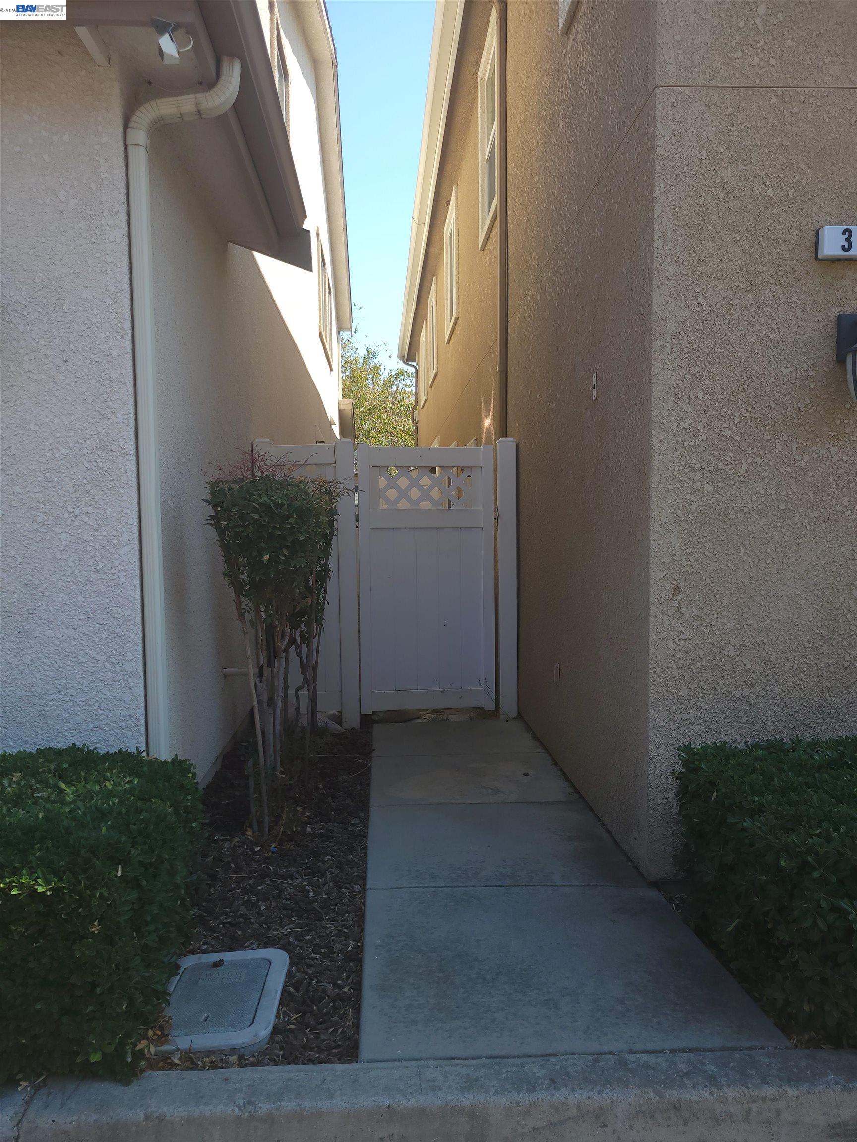 Detail Gallery Image 45 of 49 For 313 Turnstone Cir, Pittsburg,  CA 94565 - 5 Beds | 2/1 Baths