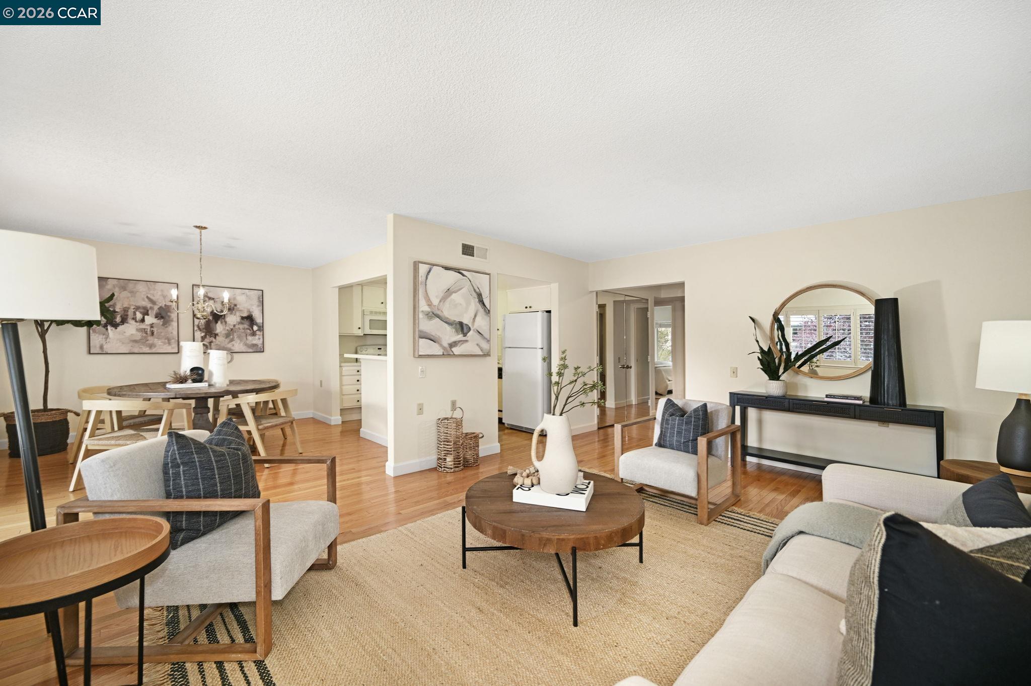 Photo #4: 41129485 Listing: Photo #4