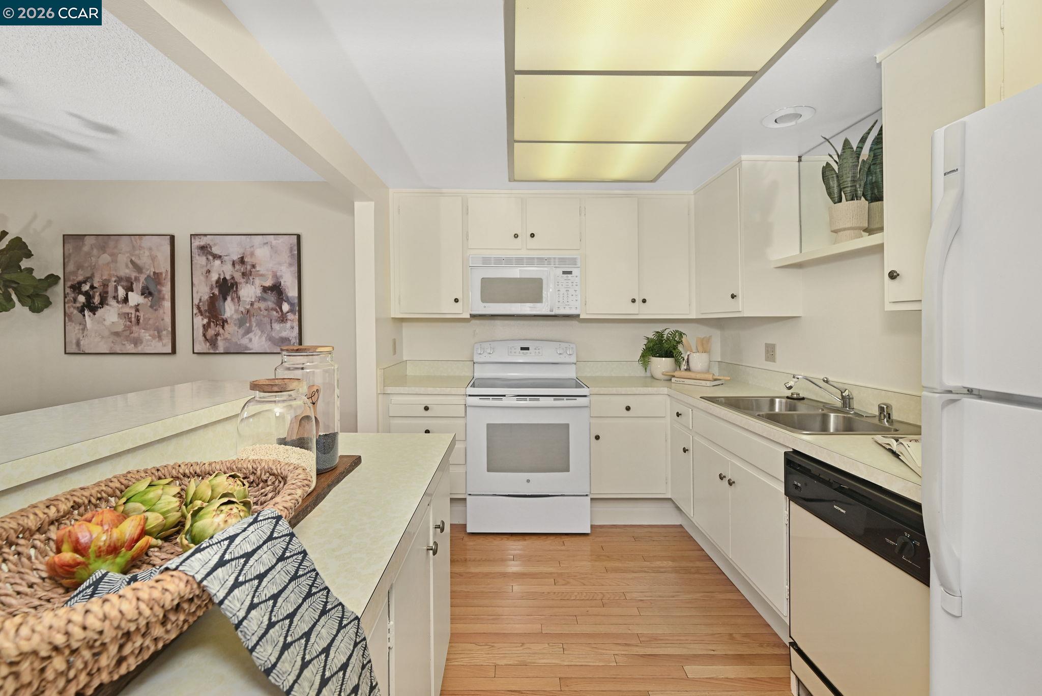 Photo #8: 41129485 Listing: Photo #8