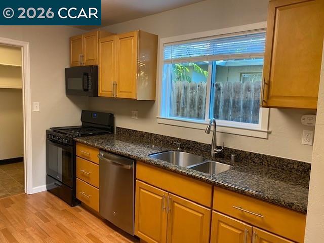 Detail Gallery Image 5 of 12 For 2182 Marsh Ave, Pittsburg,  CA 94565 - 3 Beds | 1/1 Baths