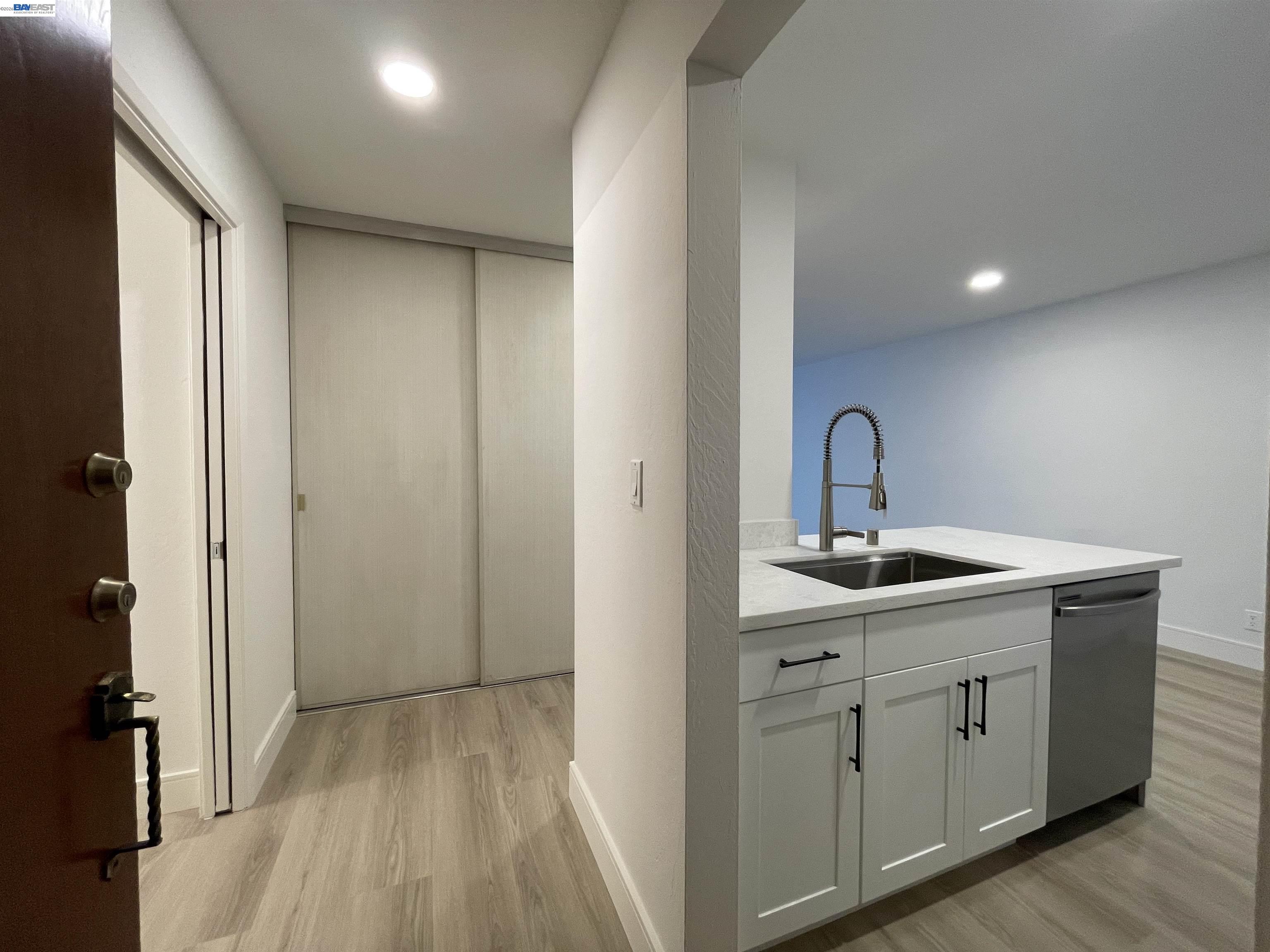 Photo #5: 41129491 Listing: Photo #5