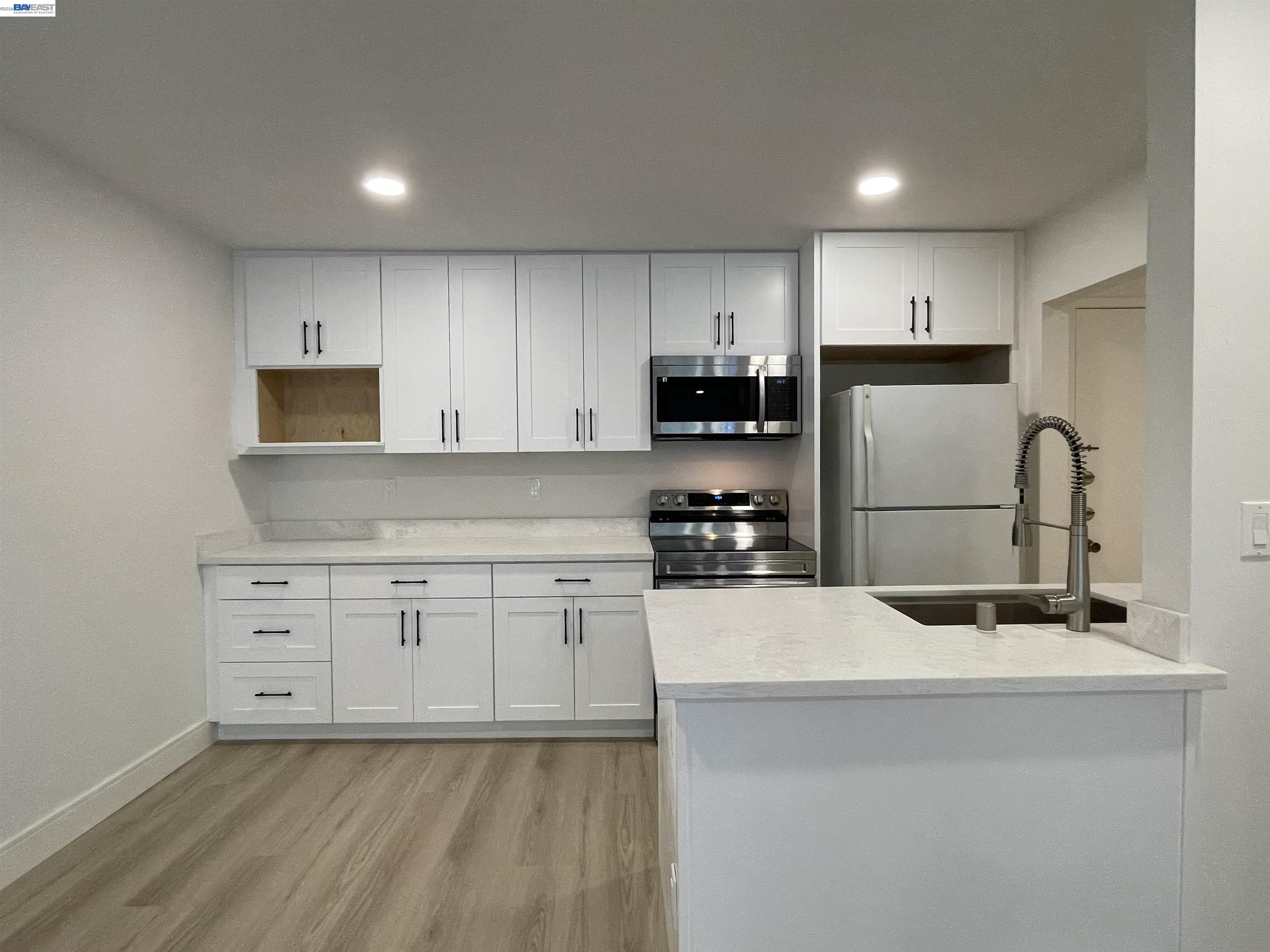 Photo #8: 41129491 Listing: Photo #8