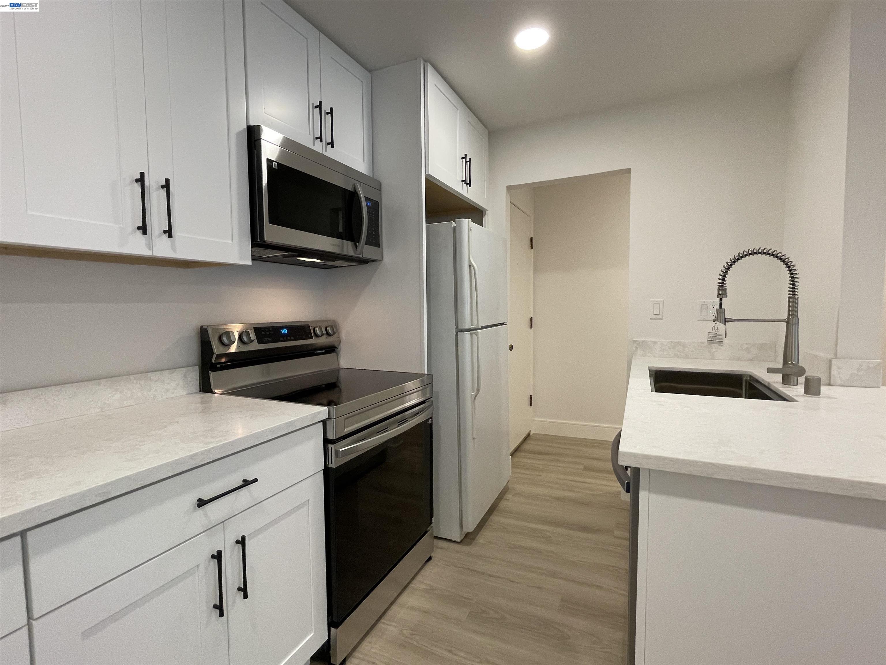 Photo #8: 41129491 Listing: Photo #8