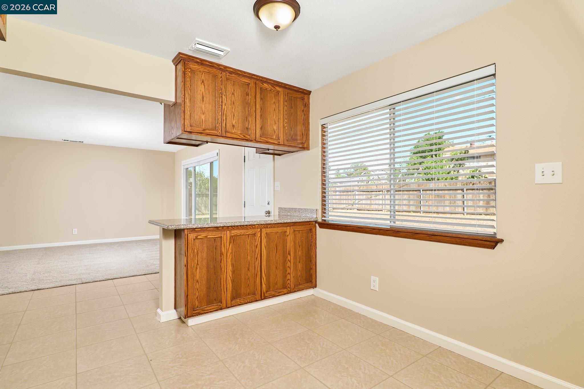 Detail Gallery Image 4 of 18 For 3631 Quinn Way, North Highlands,  CA 95660 - 3 Beds | 1/1 Baths