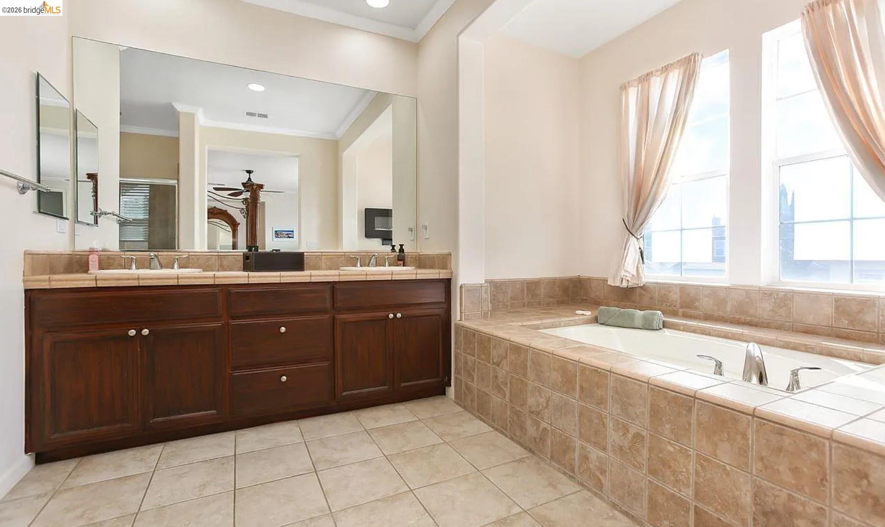 Detail Gallery Image 16 of 31 For 3251 Lookout Point Loop, Discovery Bay,  CA 94505 - 4 Beds | 2/1 Baths