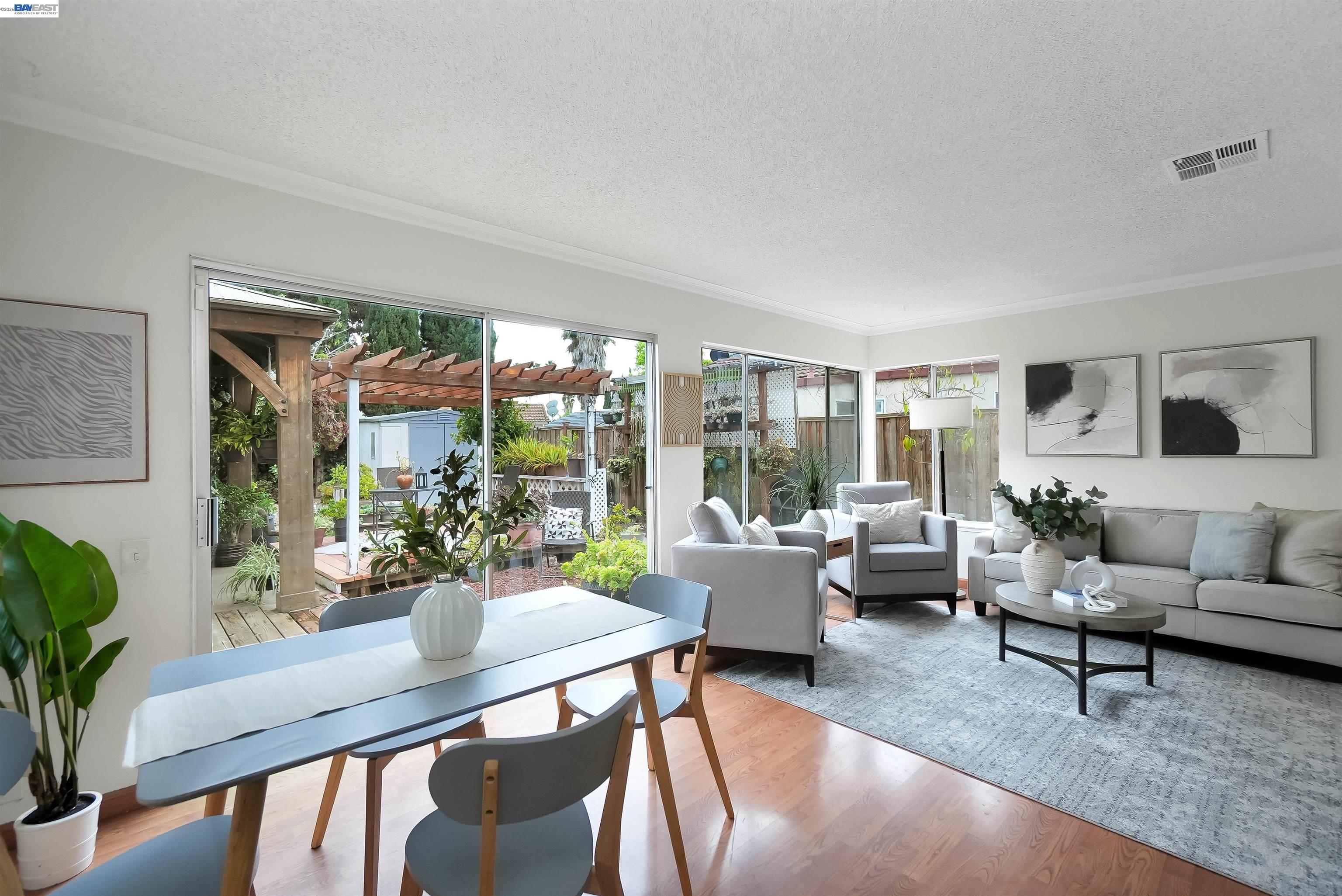 Detail Gallery Image 13 of 57 For 28256 Karn Drive, Hayward,  CA 94544 - 3 Beds | 2/1 Baths