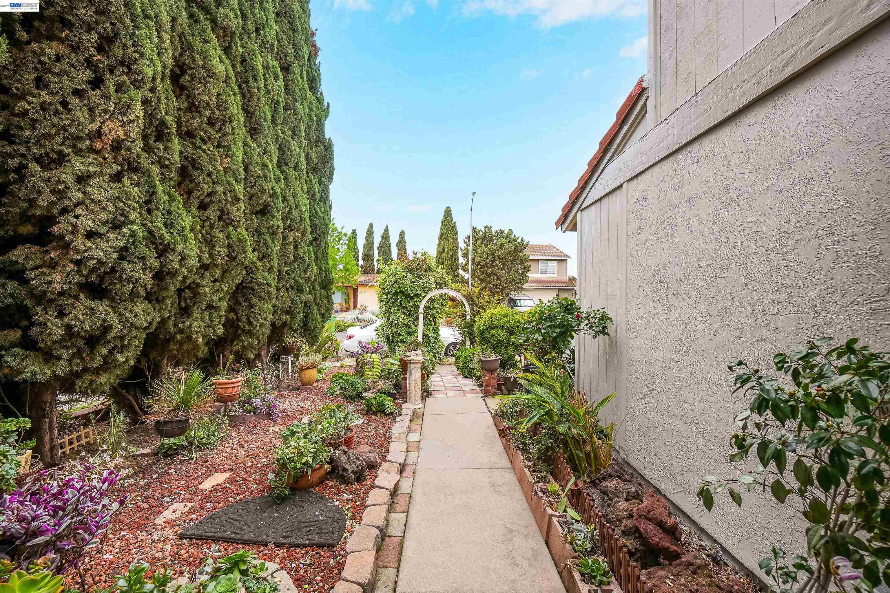 Detail Gallery Image 6 of 57 For 28256 Karn Drive, Hayward,  CA 94544 - 3 Beds | 2/1 Baths