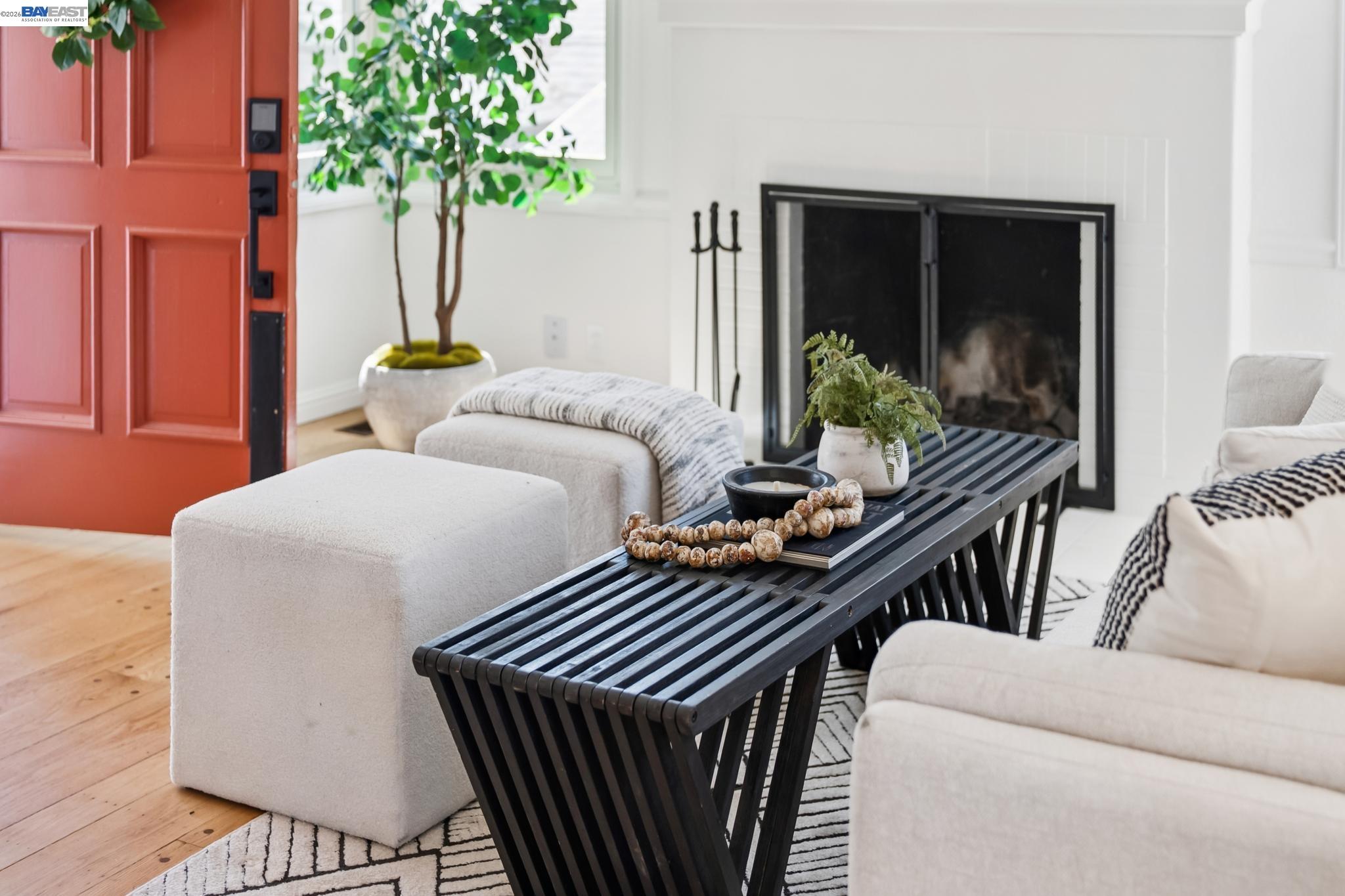 Detail Gallery Image 17 of 60 For 39 Chatsworth Ct, Oakland,  CA 94611 - 4 Beds | 2 Baths